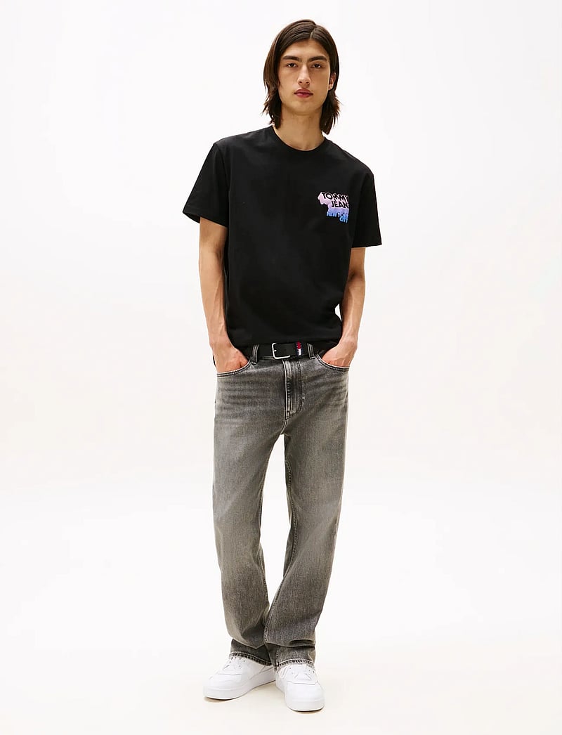 Tommy Jeans - TJM REG STACK BACKPRINT TEE EXT - kortærmede t-shirts - black - 2