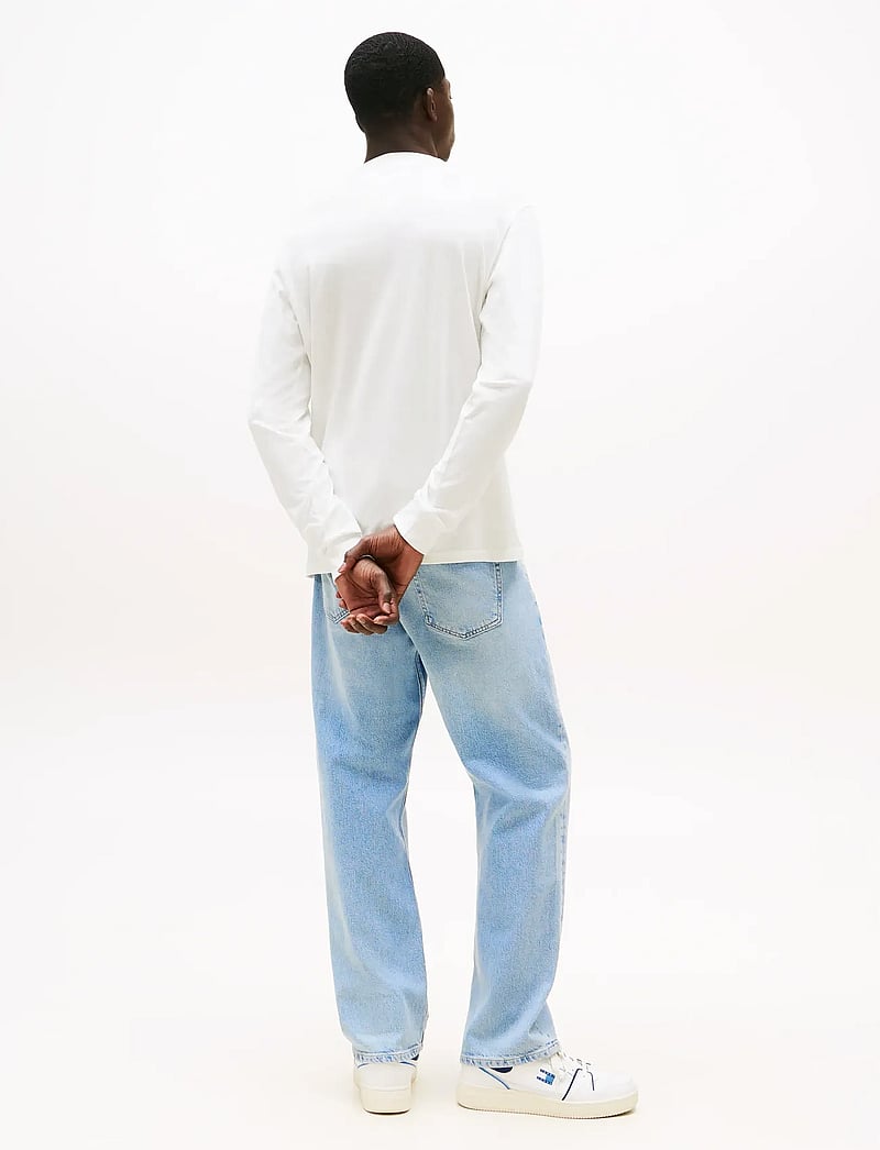 Tommy Jeans - TJM SLIM CHEST LINEAR LS TEE EXT - långärmade t-shirts - ecru - 3