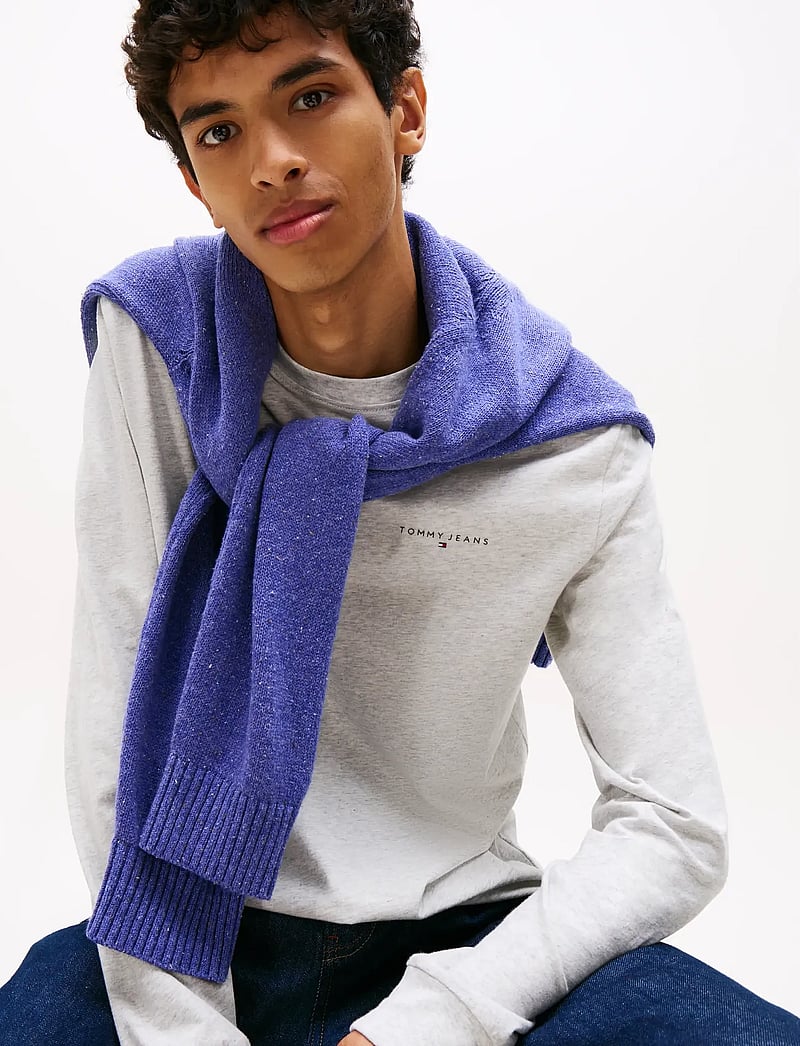 Tommy Jeans - TJM SLIM CHEST LINEAR LS TEE EXT - långärmade t-shirts - lt grey htr - 4