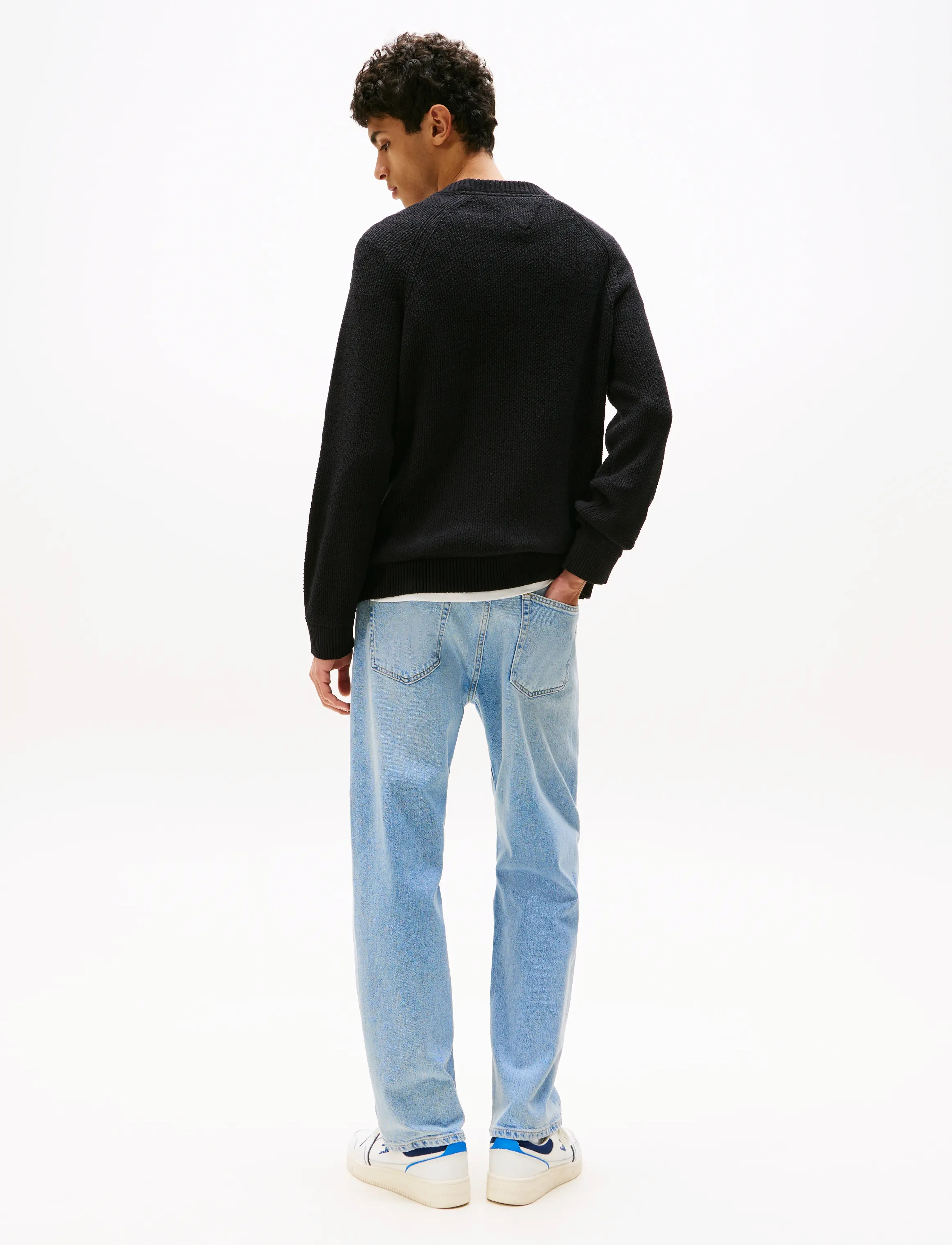 Tommy Jeans - TJM SLIM RAGLAN LINEAR SWEATER - shop etter stil - black - 4