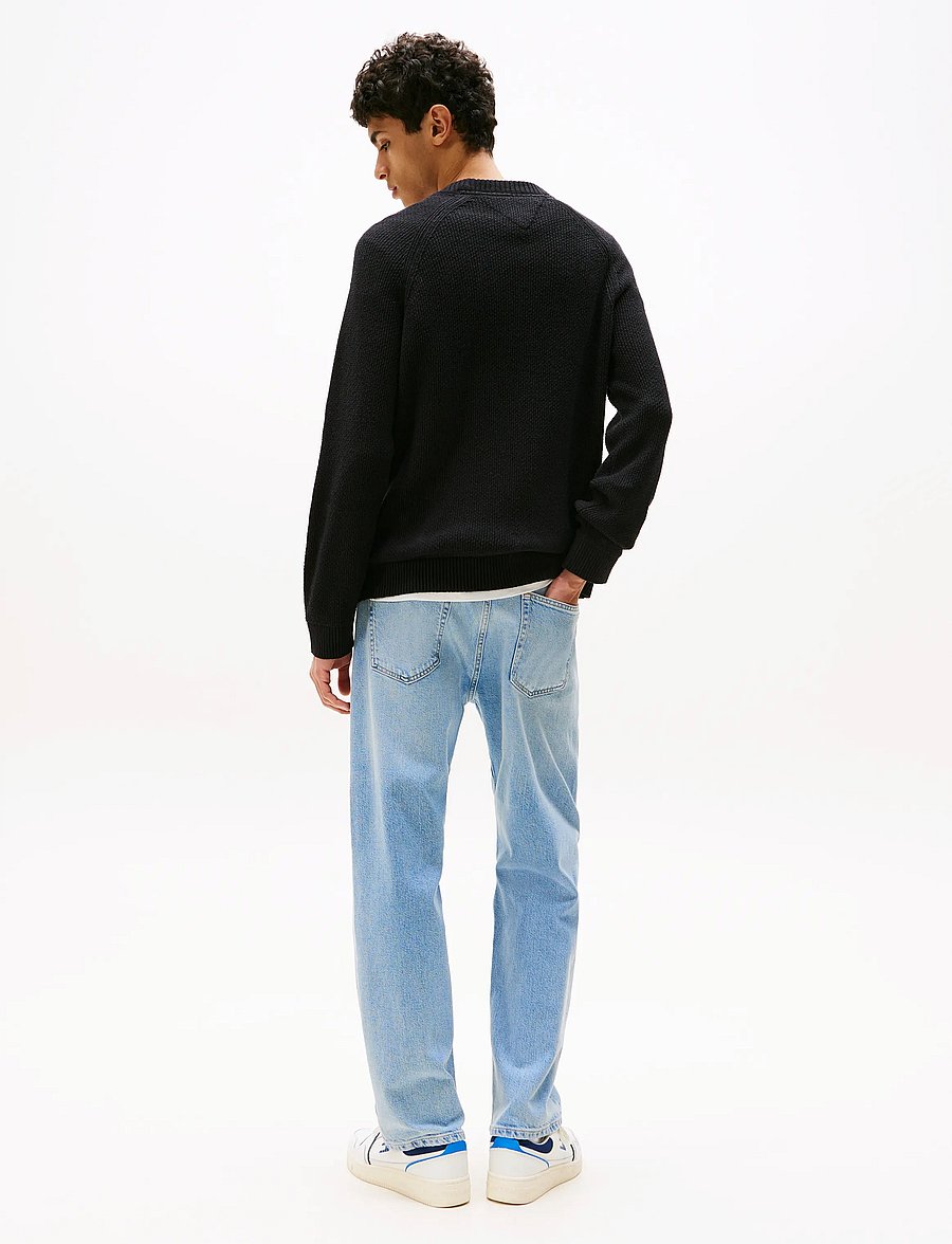 Tommy Jeans - TJM SLIM RAGLAN LINEAR SWEATER - pirkt pēc stila - black - 4