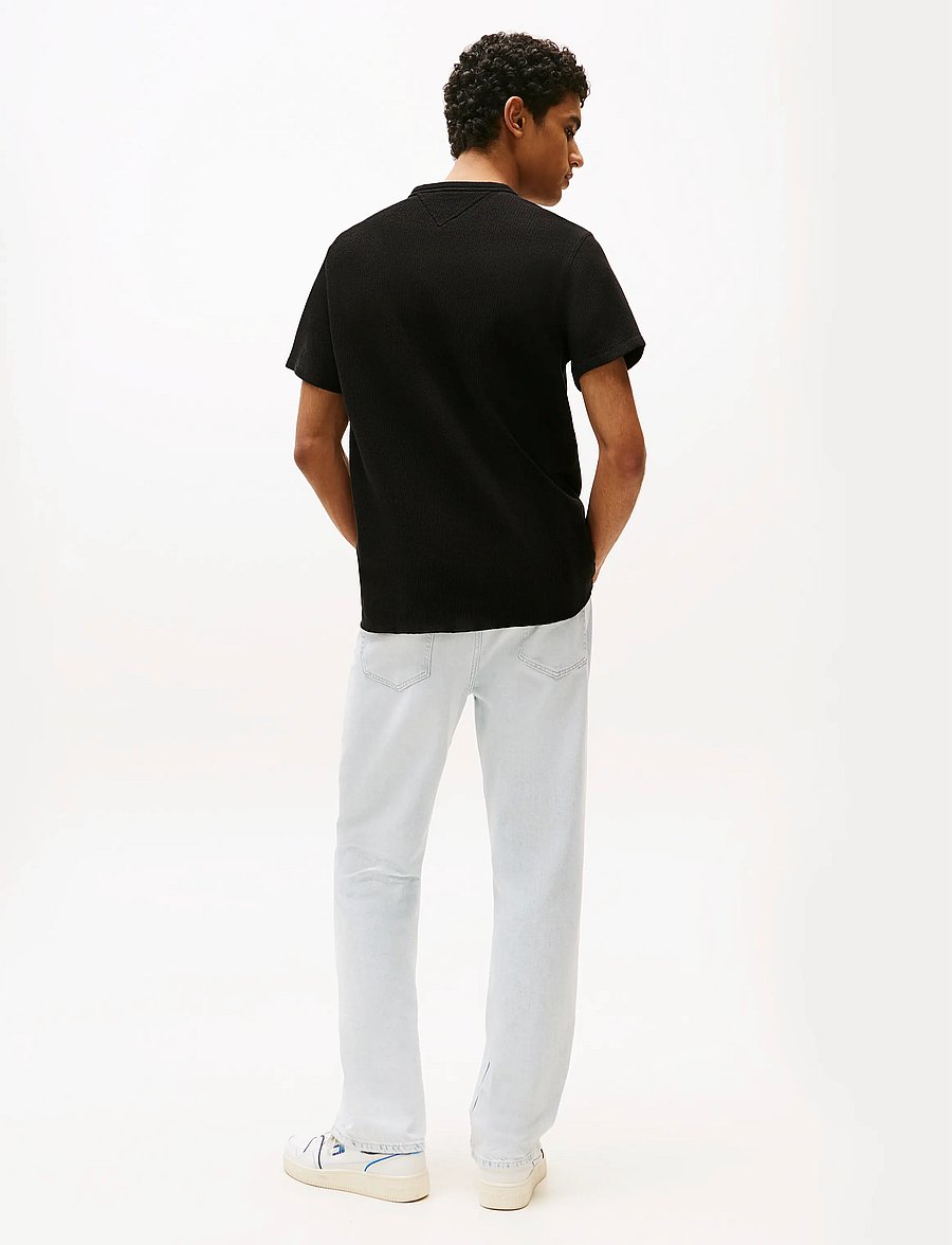 Tommy Jeans - TJM SLIM WAFFLE SCRIPT TEE - kurzärmelige t-shirts - black - 4