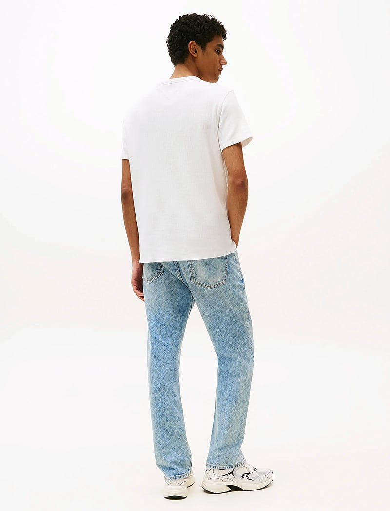 Tommy Jeans - TJM SLIM WAFFLE SCRIPT TEE - kortärmade t-shirts - ecru - 4