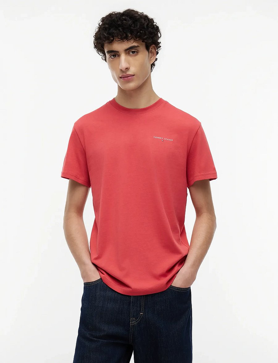 Tommy Jeans - TJM SLIM LINEAR CHEST TEE EXT - short-sleeved t-shirts - anthem red - 0