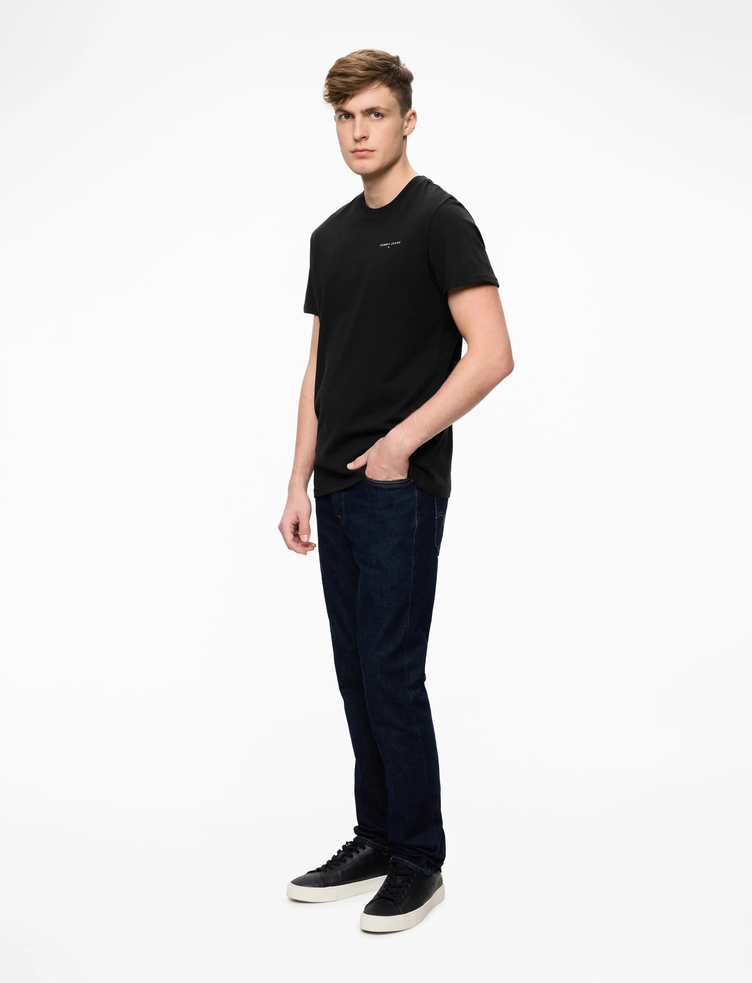 Tommy Jeans - TJM SLIM LINEAR CHEST TEE EXT - kortærmede t-shirts - black - 2