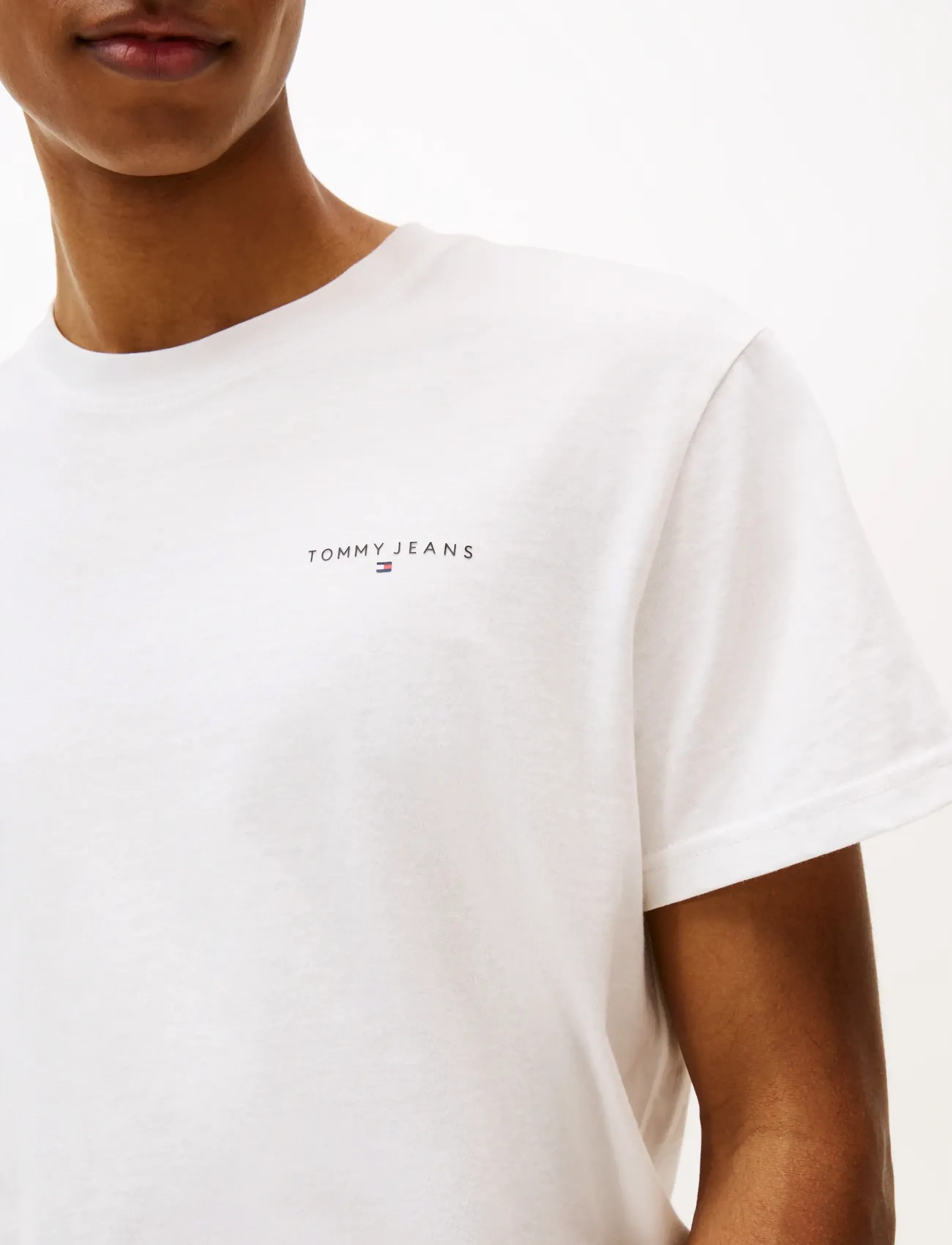 TOMMY JEANS Tjm Slim Linear Chest Tee Ext t-shirts - bas herr – bild 5