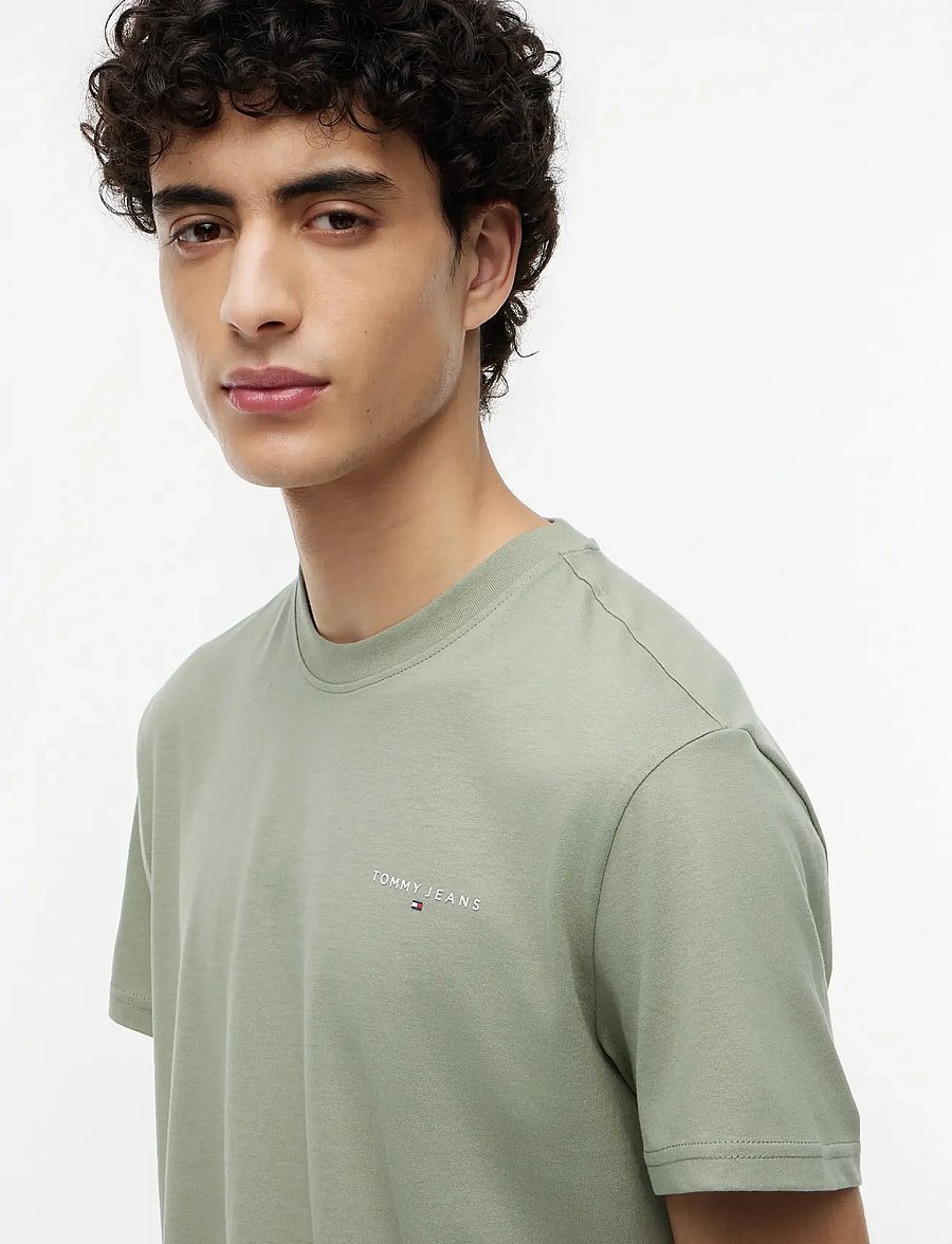 Tommy Jeans - TJM SLIM LINEAR CHEST TEE EXT - lühikeste varrukatega t-särgid - spring olive - 3