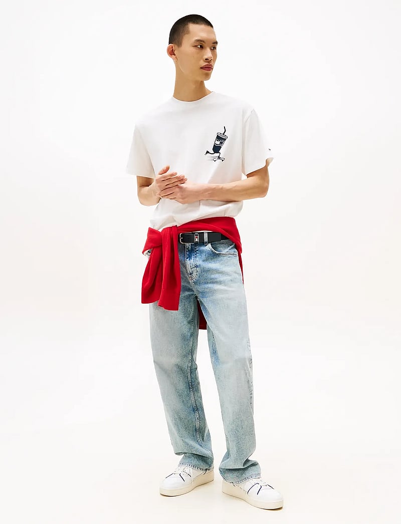 Tommy Jeans - TJM RLX SKATER BACK GRAPHIC TEE - kortärmade t-shirts - ecru - 2