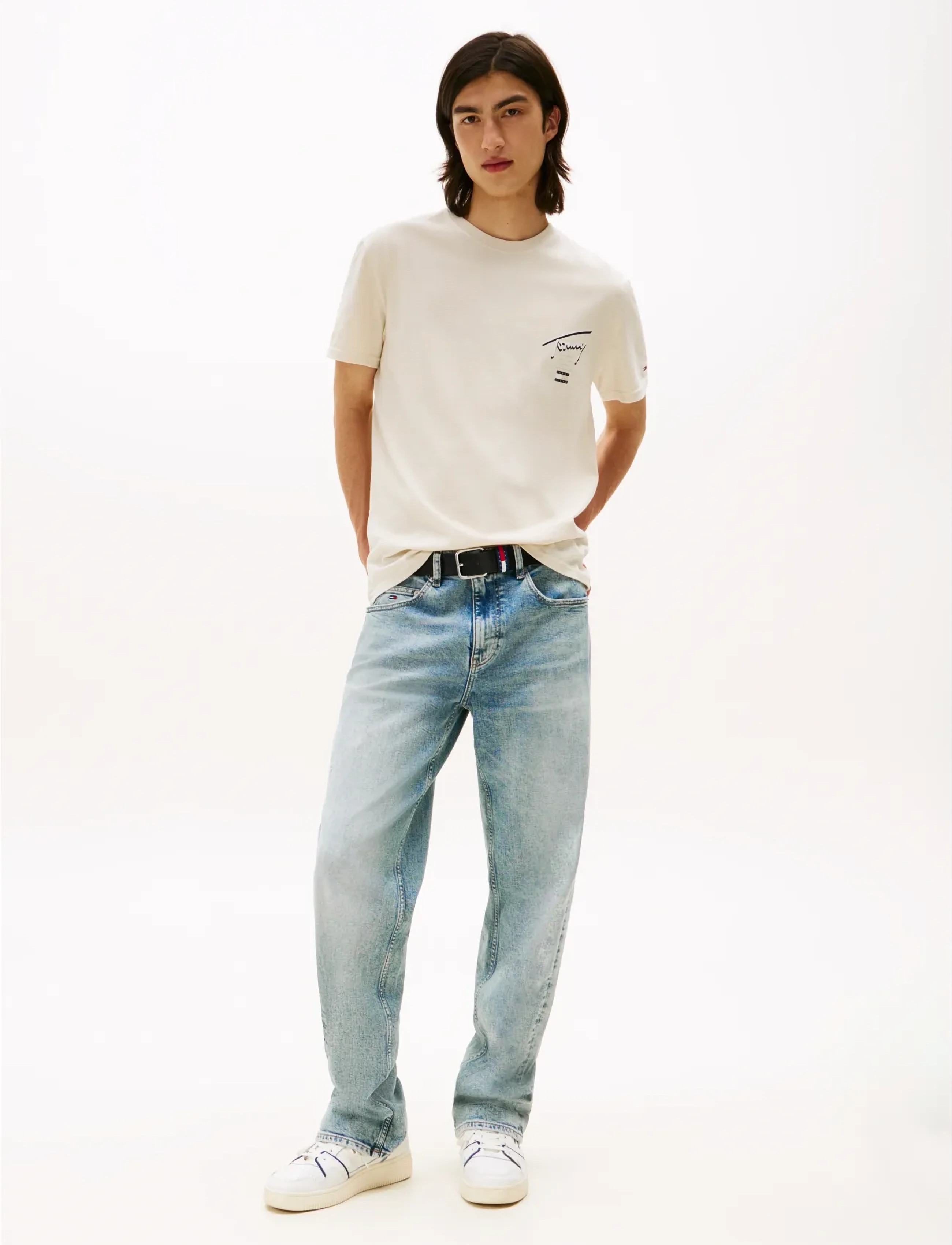 Tommy Jeans - TJM REG SIGNATURE CITY TEE - kurzärmelig - desert sand dune - 2
