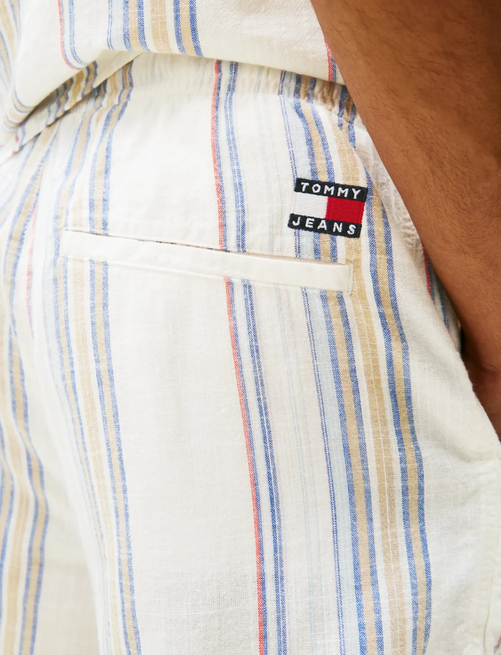 Tommy Jeans - TJM SLUB STR BEACH SHORT EXT - casual shorts - ancient white multi stripes - 4