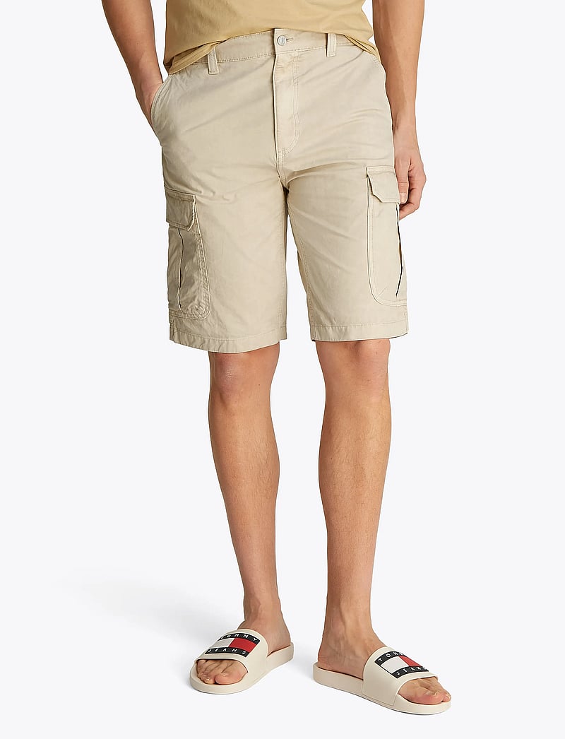 Tommy Jeans - TJM OTIS TWILL REG CARGO SHORT - cargo shorts - newsprint - 0