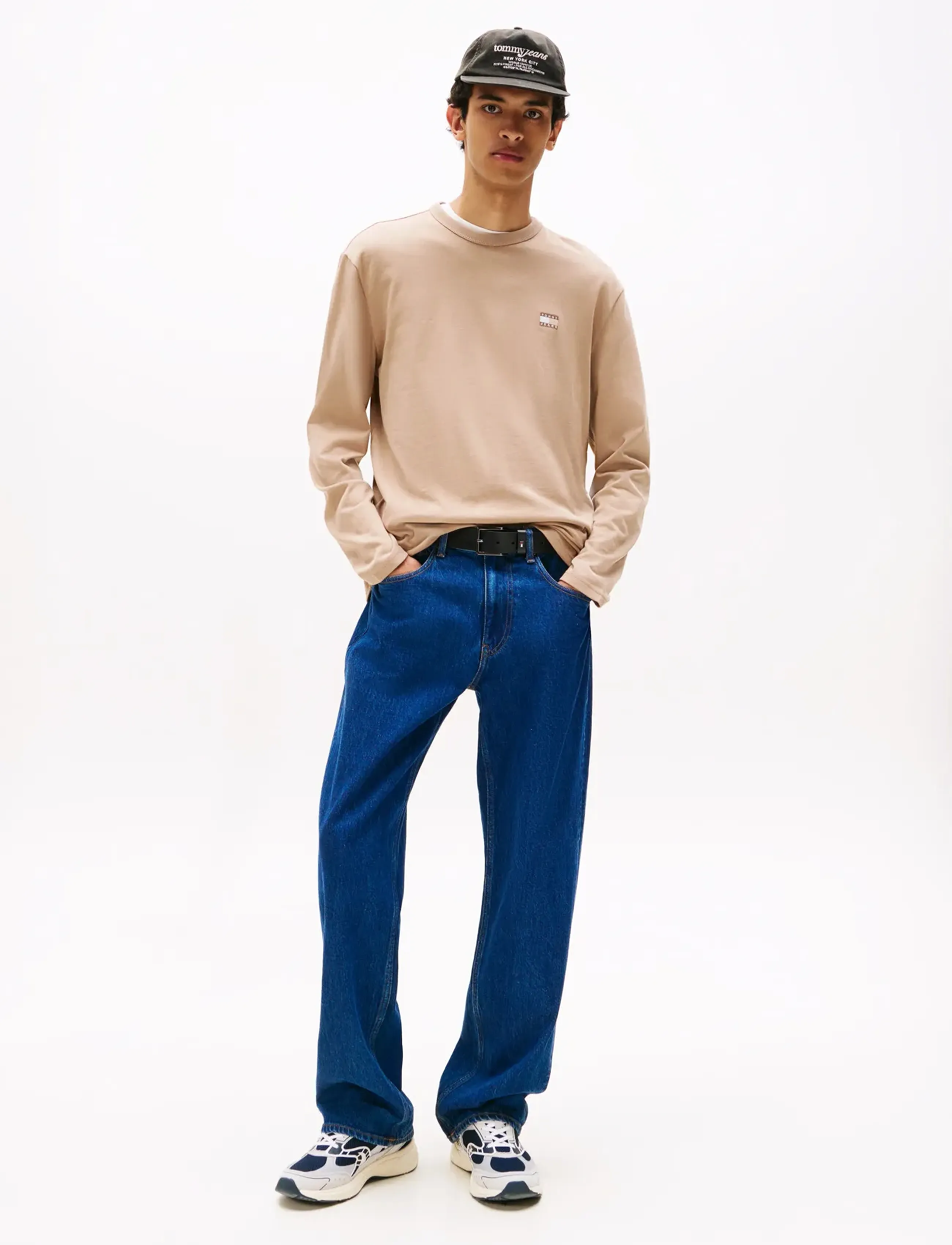 Tommy Jeans - TJM REG BADGE TEE LS - t-shirts à manches longues - coastal taupe tonal - 2