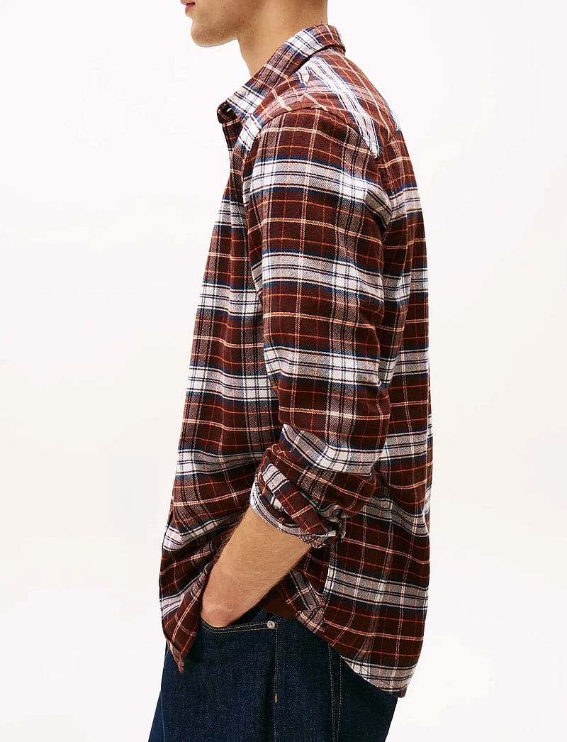 Tommy Jeans - TJM REG FLANNEL CHECK SHIRT EXT - flanellsärgid - rich brown big check - 5