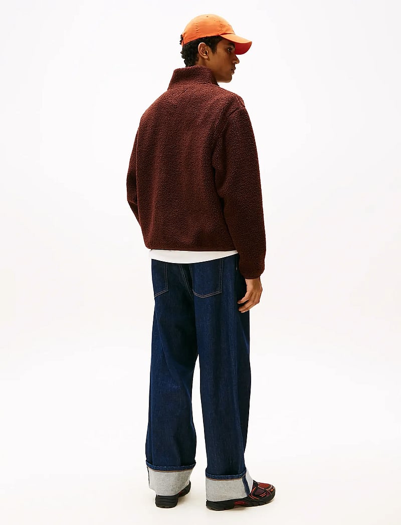 Tommy Jeans - TJM RLX BADGE FZ TEDDY - teddytröjor - rich brown - 4