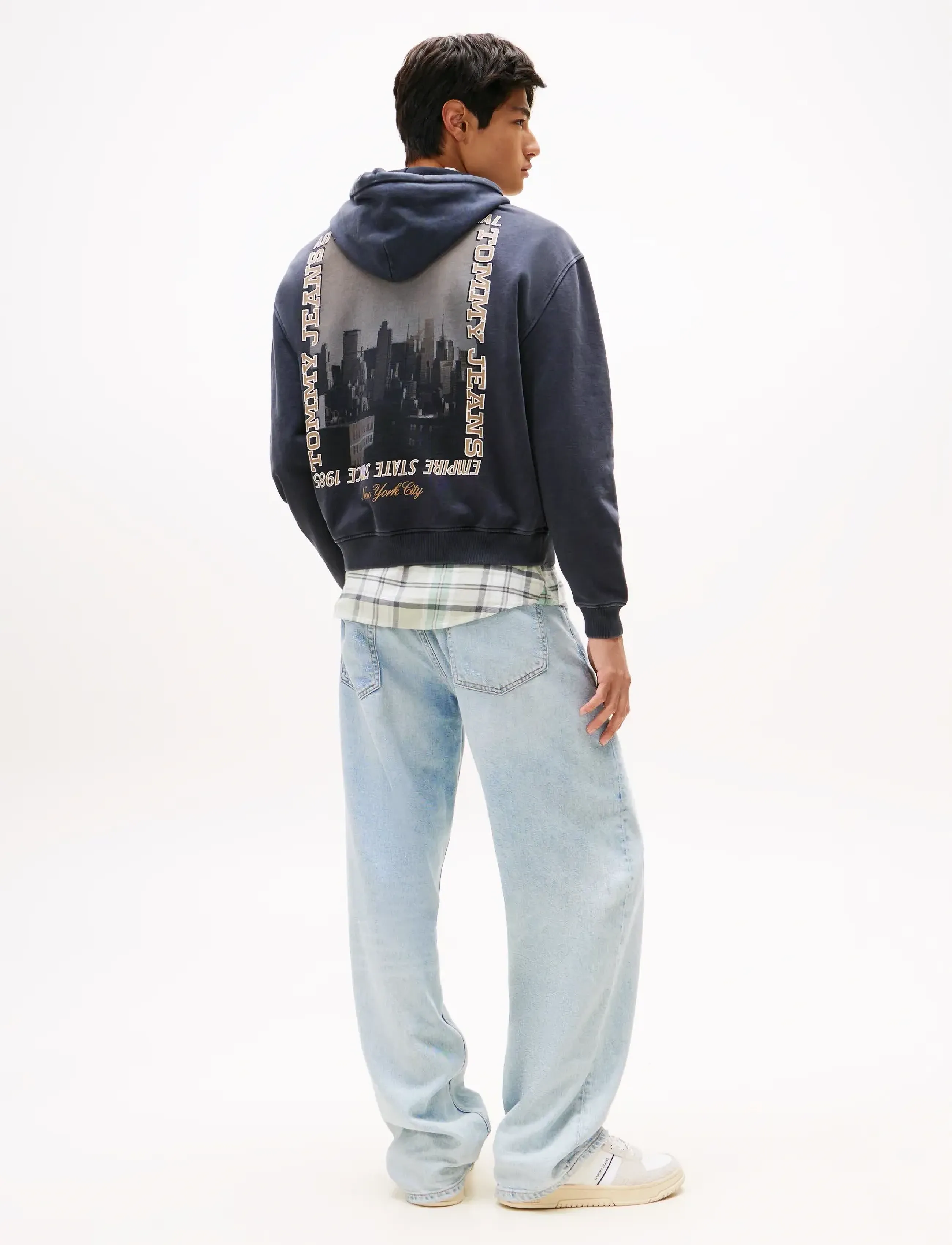 Tommy Jeans - TJM 90S WSHD PHOTO CITY HOOD EXT - sweats à capuche - black - 3