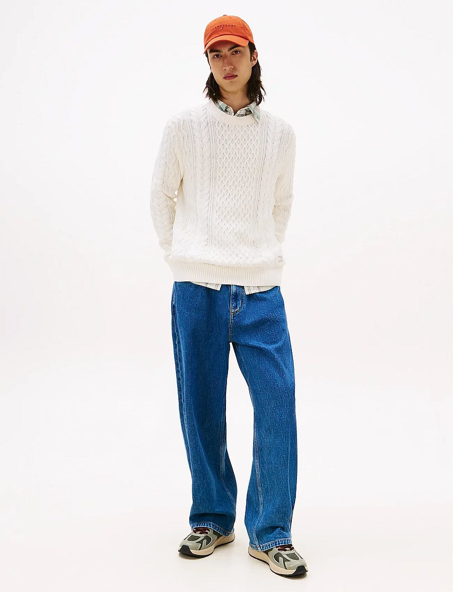 Tommy Jeans - TJM SLM BADGE CABLE KNIT SWEATER - rund hals - ancient white tonal - 2