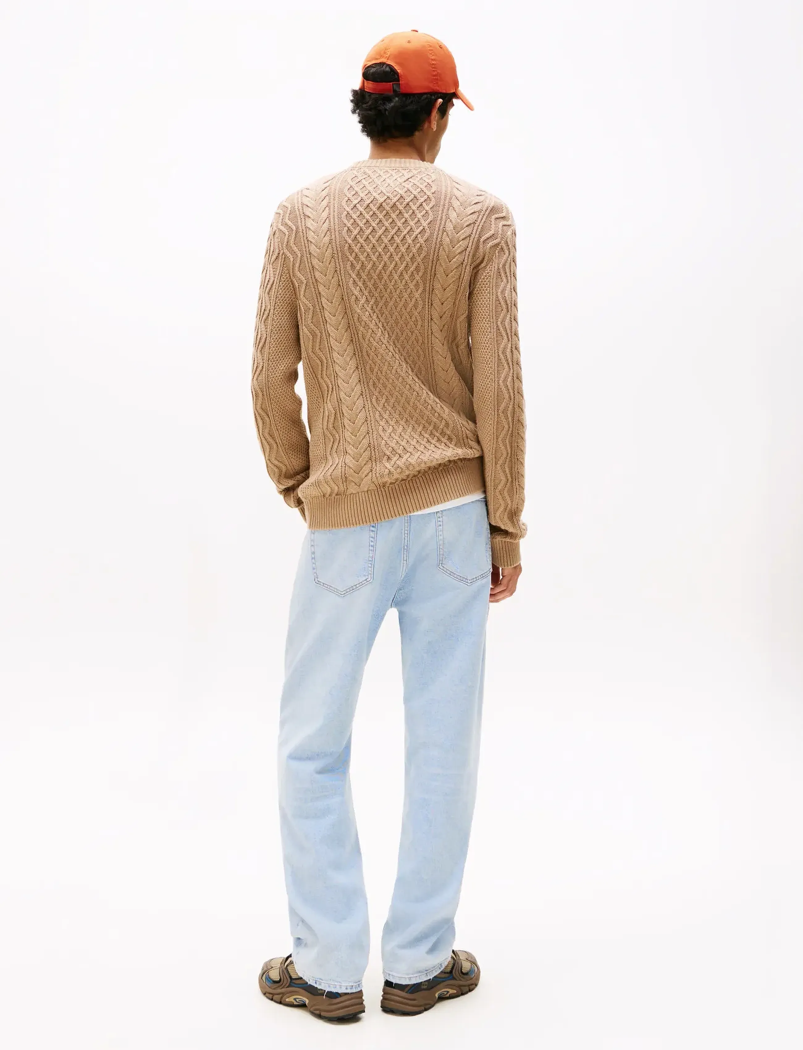 Tommy Jeans - TJM SLM BADGE CABLE KNIT SWEATER - rund hals - coastal taupe tonal - 3
