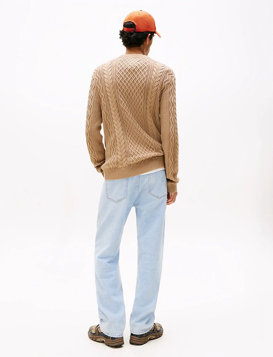 Tommy Jeans - TJM SLM BADGE CABLE KNIT SWEATER - round necks - coastal taupe tonal - 3