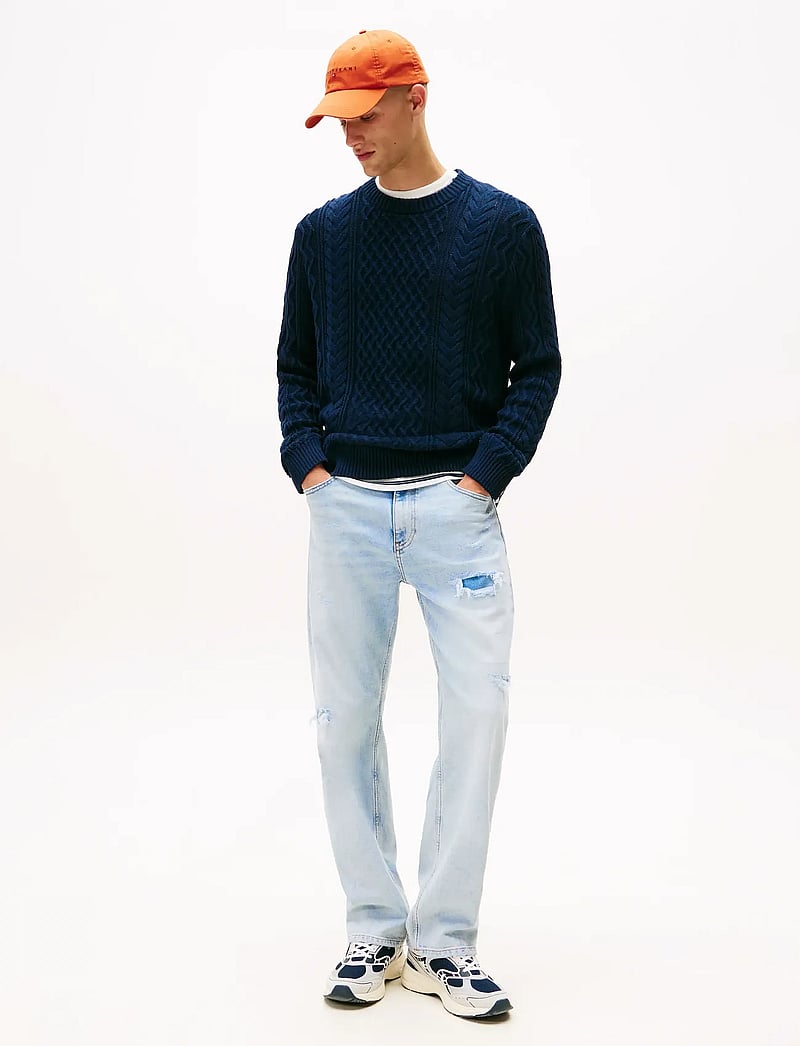 Tommy Jeans - TJM SLM BADGE CABLE KNIT SWEATER - round necks - dark night navy tonal - 2