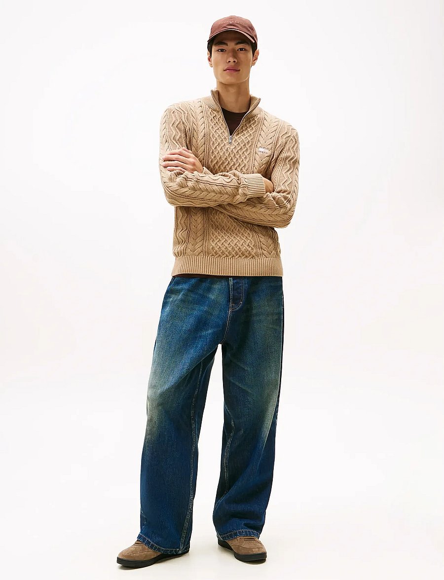 Tommy Jeans - TJM SLIM BADGE CABLE QRTR ZIP - swetry zapinane do połowy - coastal taupe tonal - 2