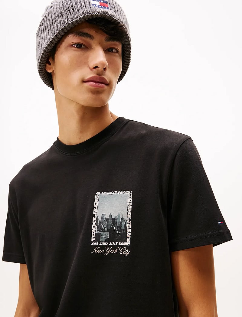 Tommy Jeans - TJM REG PHOTO TEE - kortärmade t-shirts - black - 4