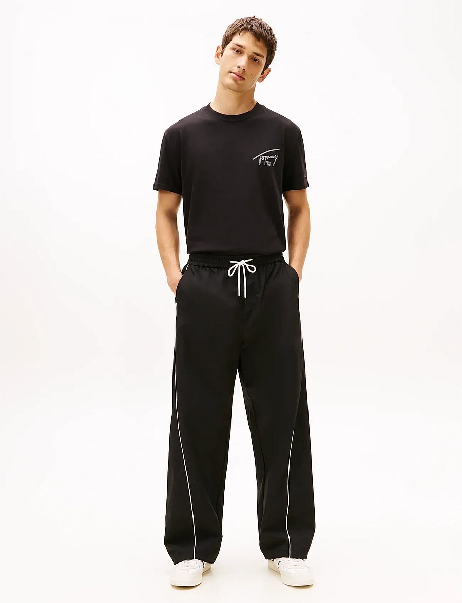 Tommy Jeans - TJM REG SIGN BACKPRINT SS T EXT - kortærmede t-shirts - black - 2