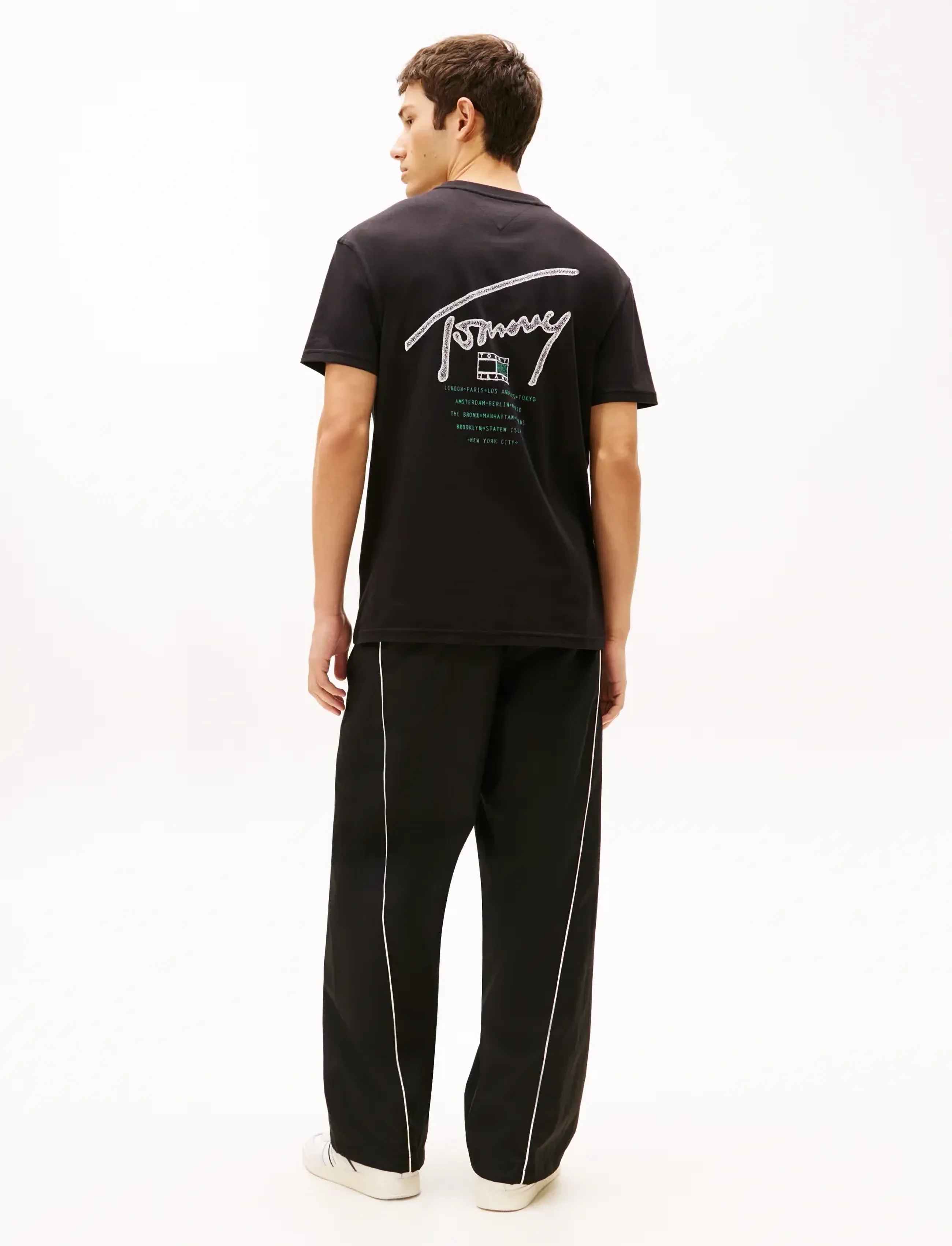 Tommy Jeans - TJM REG SIGN BACKPRINT SS T EXT - kurzärmelig - black - 3