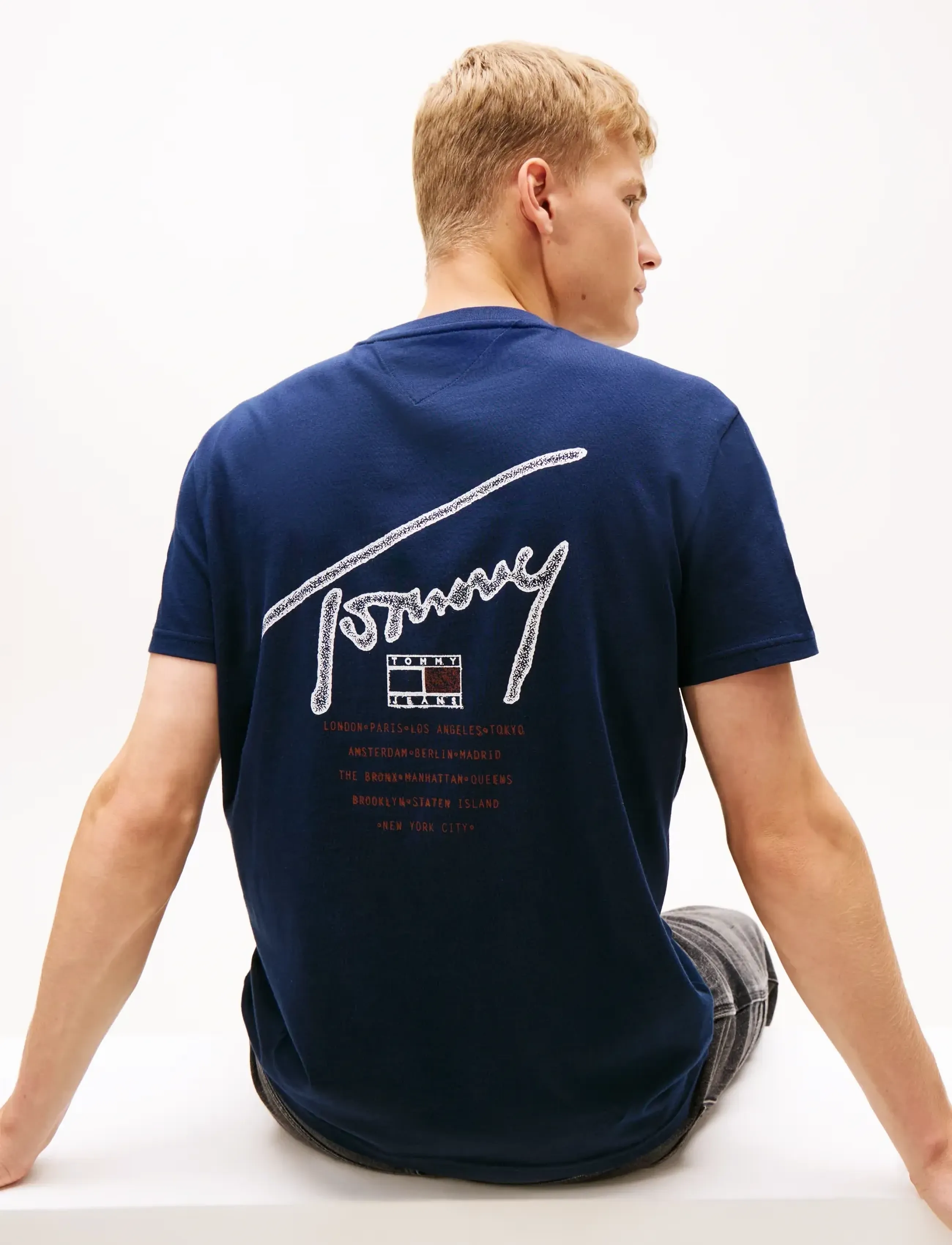 Tommy Jeans - TJM REG SIGN BACKPRINT SS T EXT - stutterma bolir - dark night navy - 4