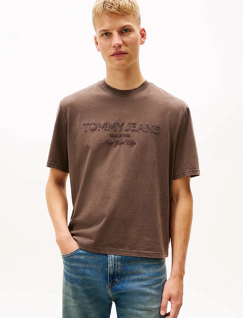 Tommy Jeans - TJM 90S NEW CLASSICS SS TEE - kurzärmelig - black walnut - 0