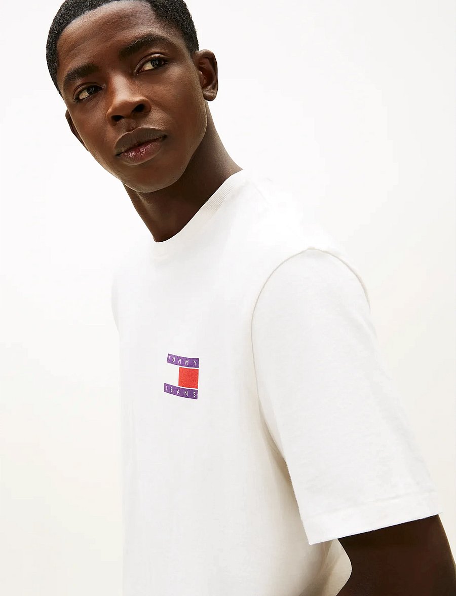 Tommy Jeans - TJM 90S PEAKS BACKPRINT SS TEE - kurzärmelige t-shirts - ancient white - 4