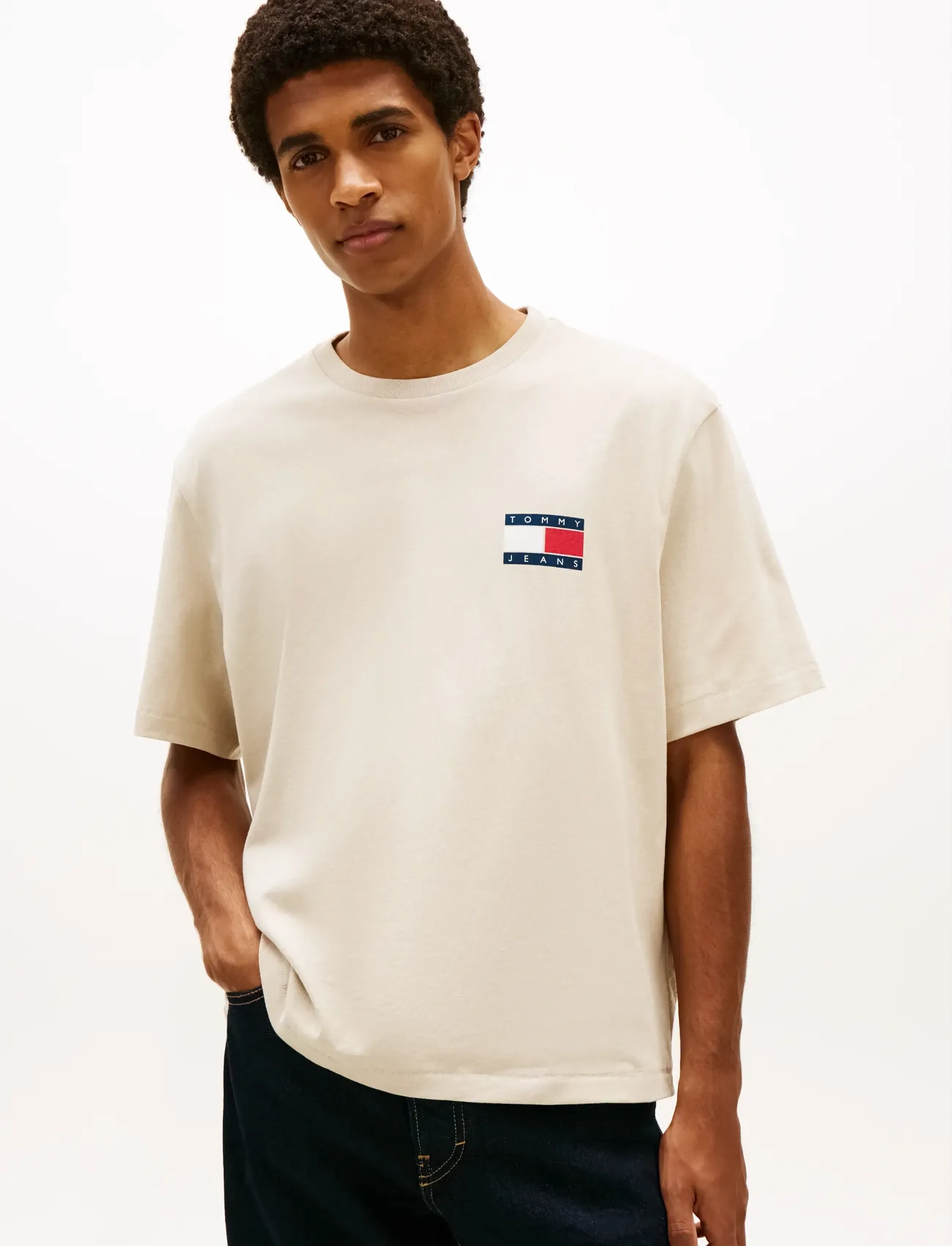 Tommy Jeans TJM 90S PEAKS BACKPRINT SS TEE - Kläder - GULF SAND / beige
