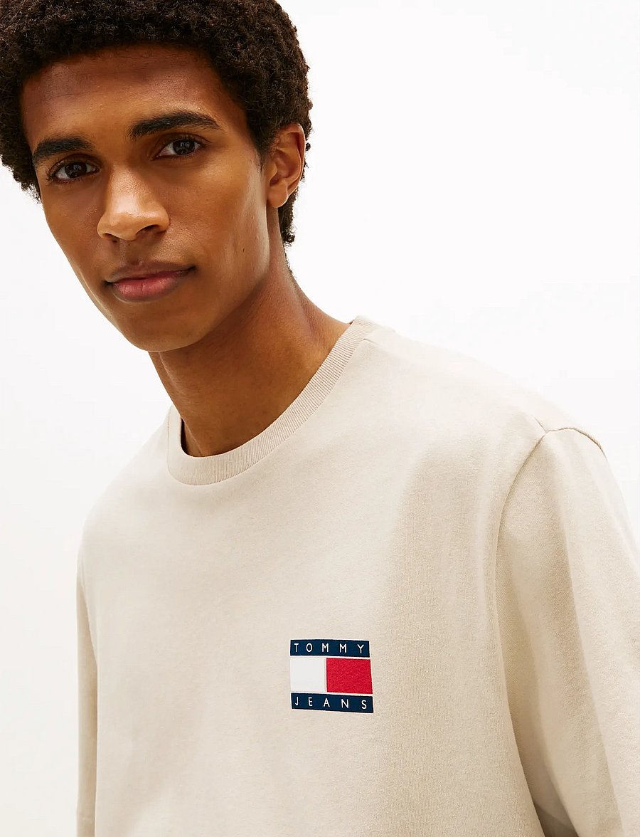 Tommy Jeans - TJM 90S PEAKS BACKPRINT SS TEE - short-sleeved t-shirts - gulf sand - 4