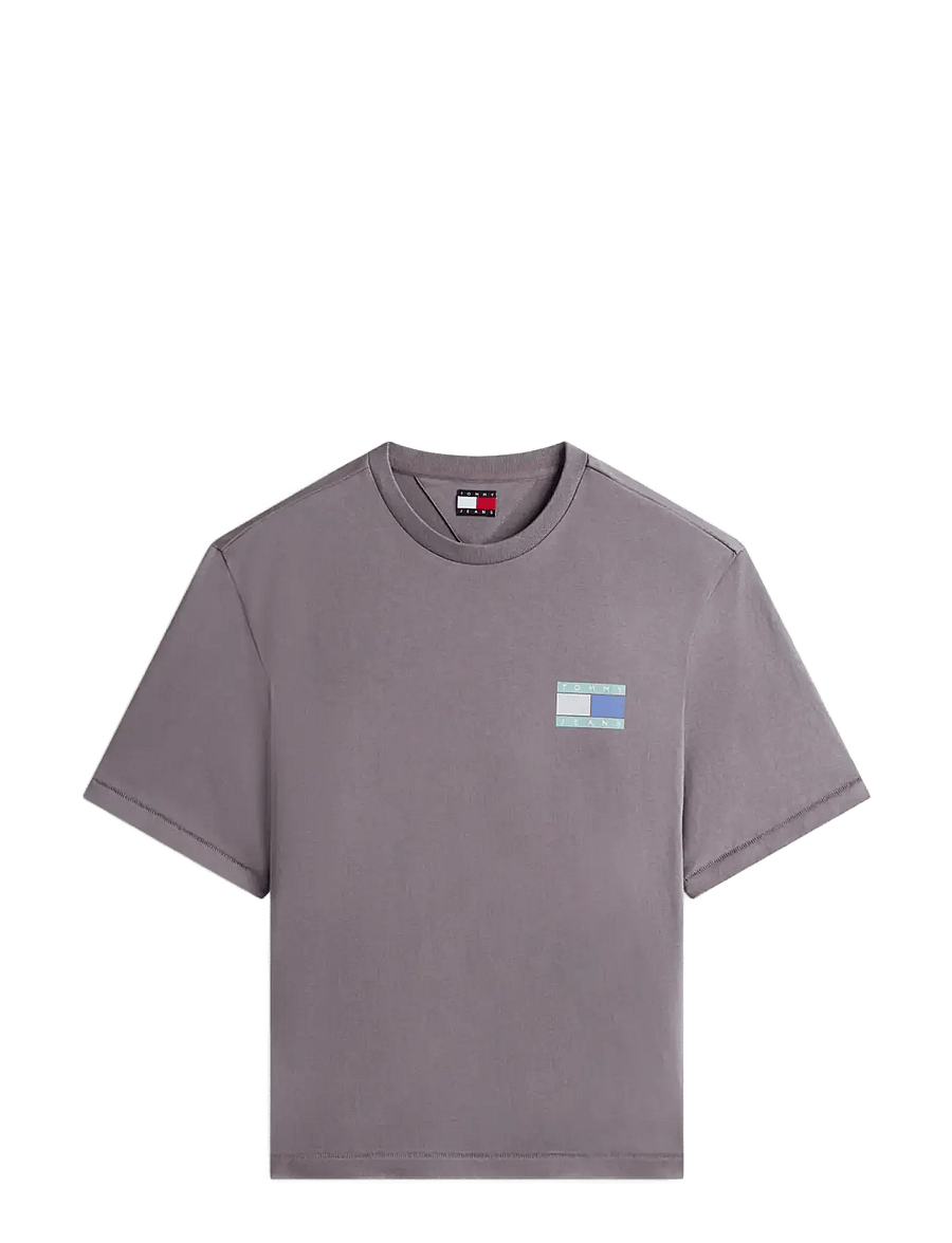 Tommy Jeans - TJM 90S PEAKS BACKPRINT SS TEE - kurzärmelige t-shirts - washed black - 1
