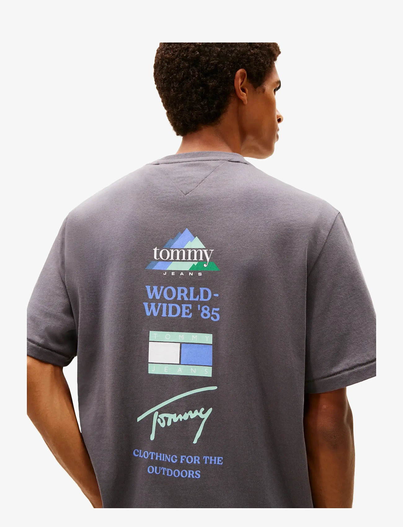 Tommy Jeans - TJM 90S PEAKS BACKPRINT SS TEE - kurzärmelig - washed black - 2