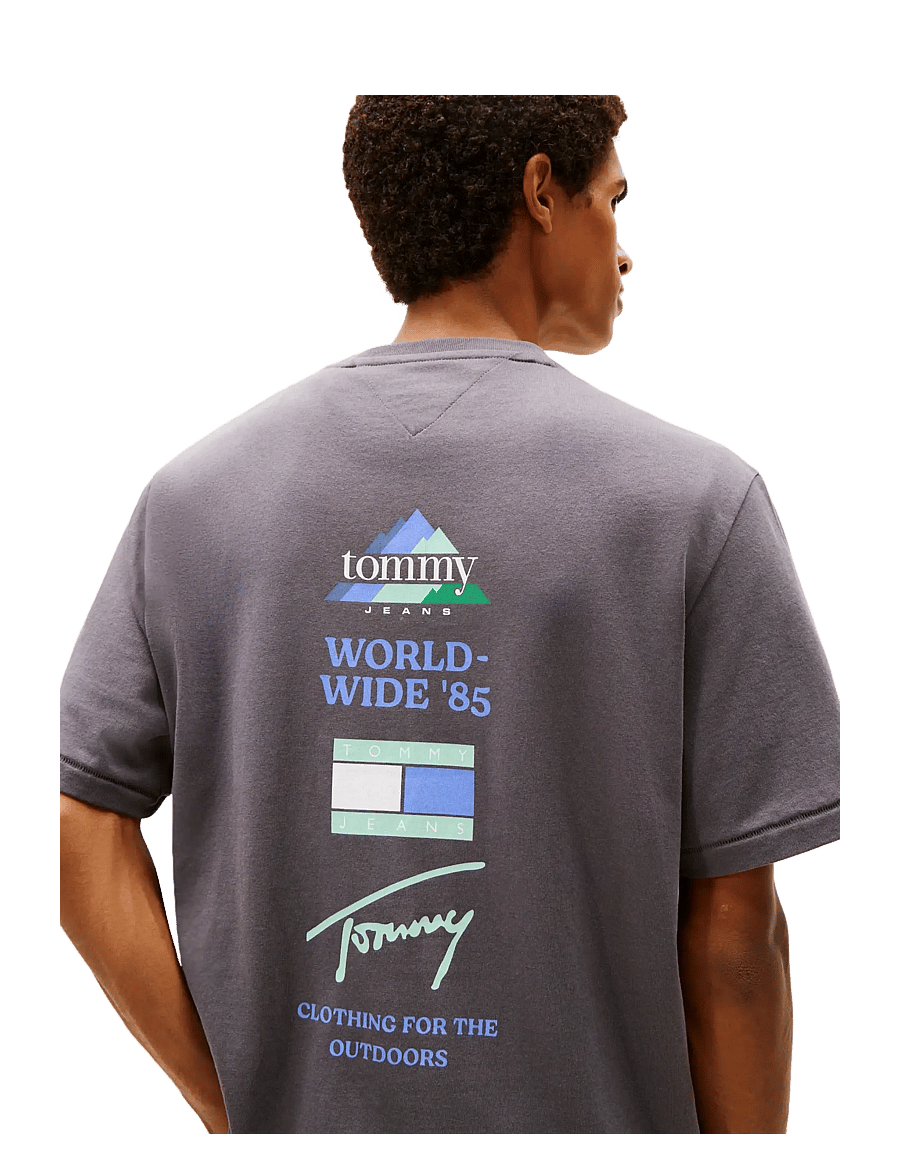 Tommy Jeans - TJM 90S PEAKS BACKPRINT SS TEE - kurzärmelige t-shirts - washed black - 2