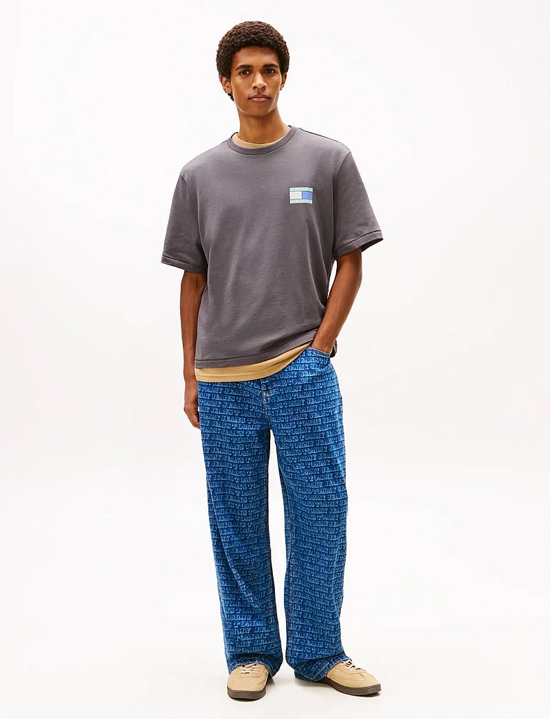 Tommy Jeans - TJM 90S PEAKS BACKPRINT SS TEE - kurzärmelig - washed black - 4