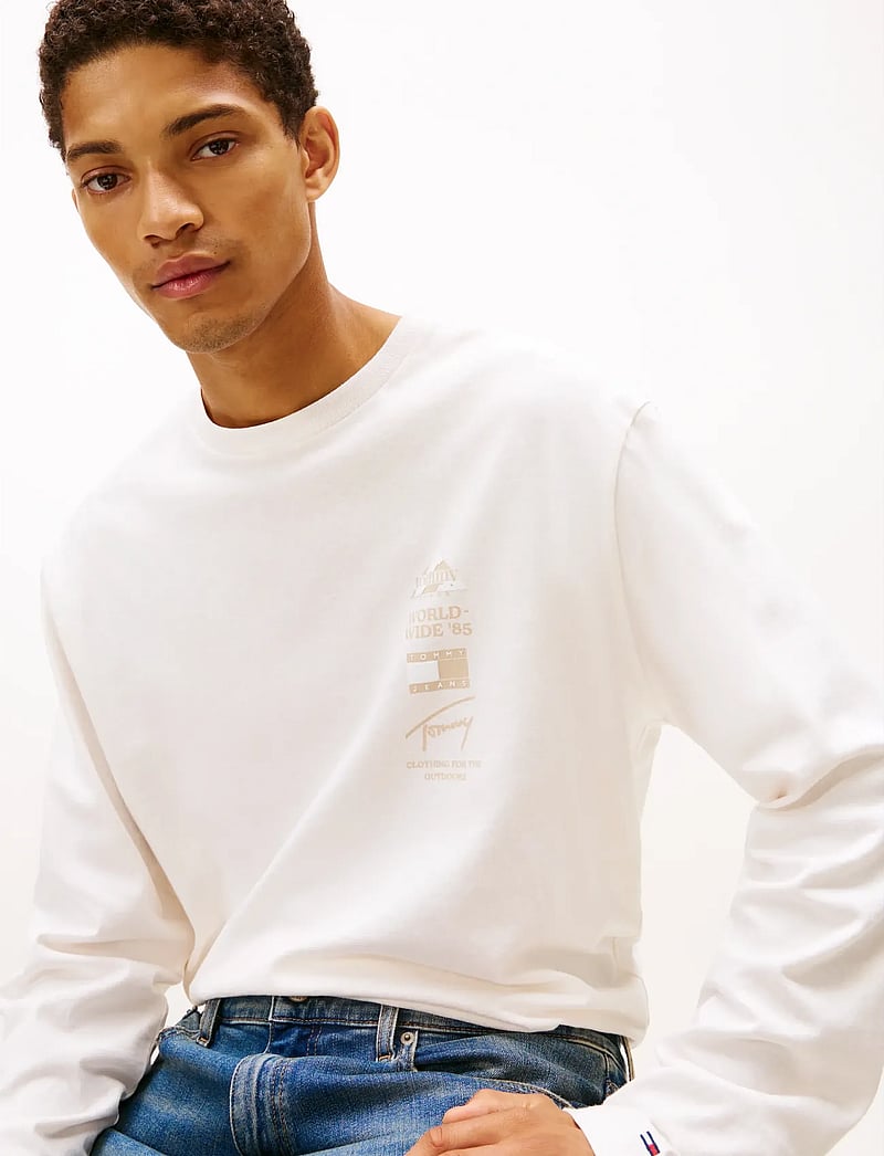 Tommy Jeans - TJM RLX PEAKS LS TEE - långärmade t-shirts - ancient white - 4