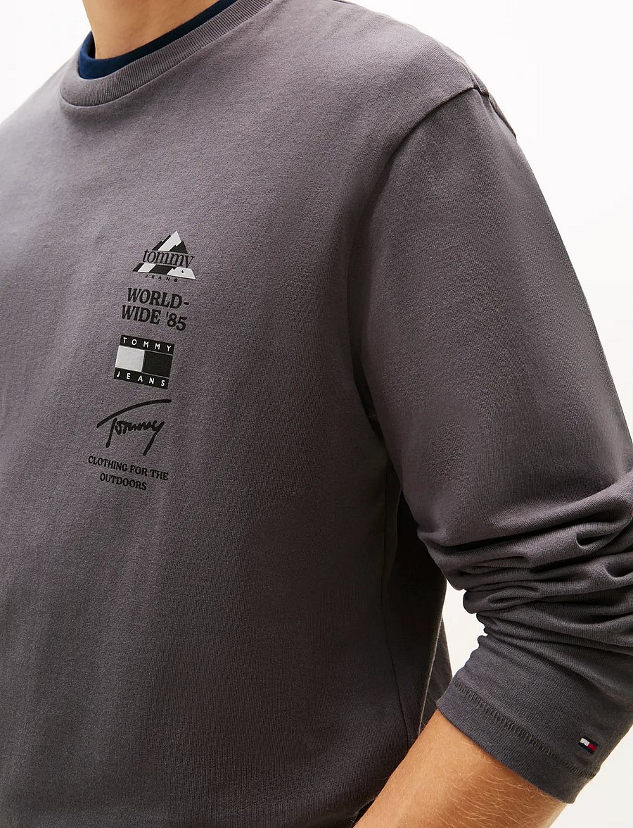 Tommy Jeans - TJM RLX PEAKS LS TEE - langærmede t-shirts - washed black - 4