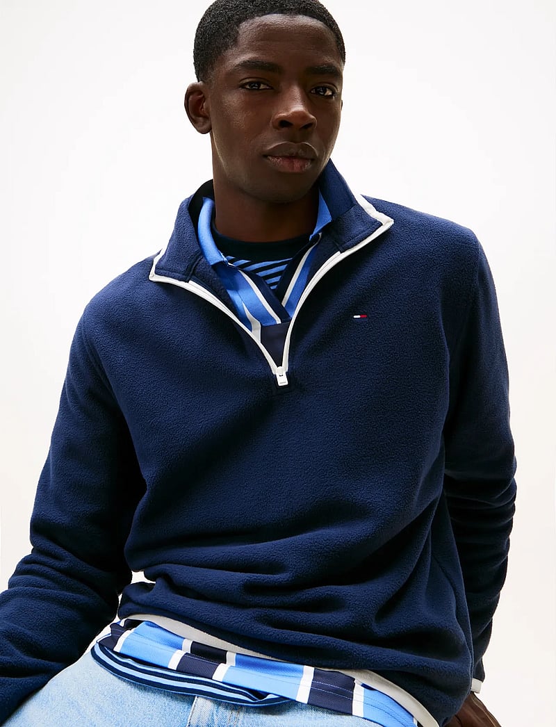 Tommy Jeans - TJM REG S FLAG POLAR FLEECE QZ - pullover mit halbem reißverschluss - dark night navy - 4