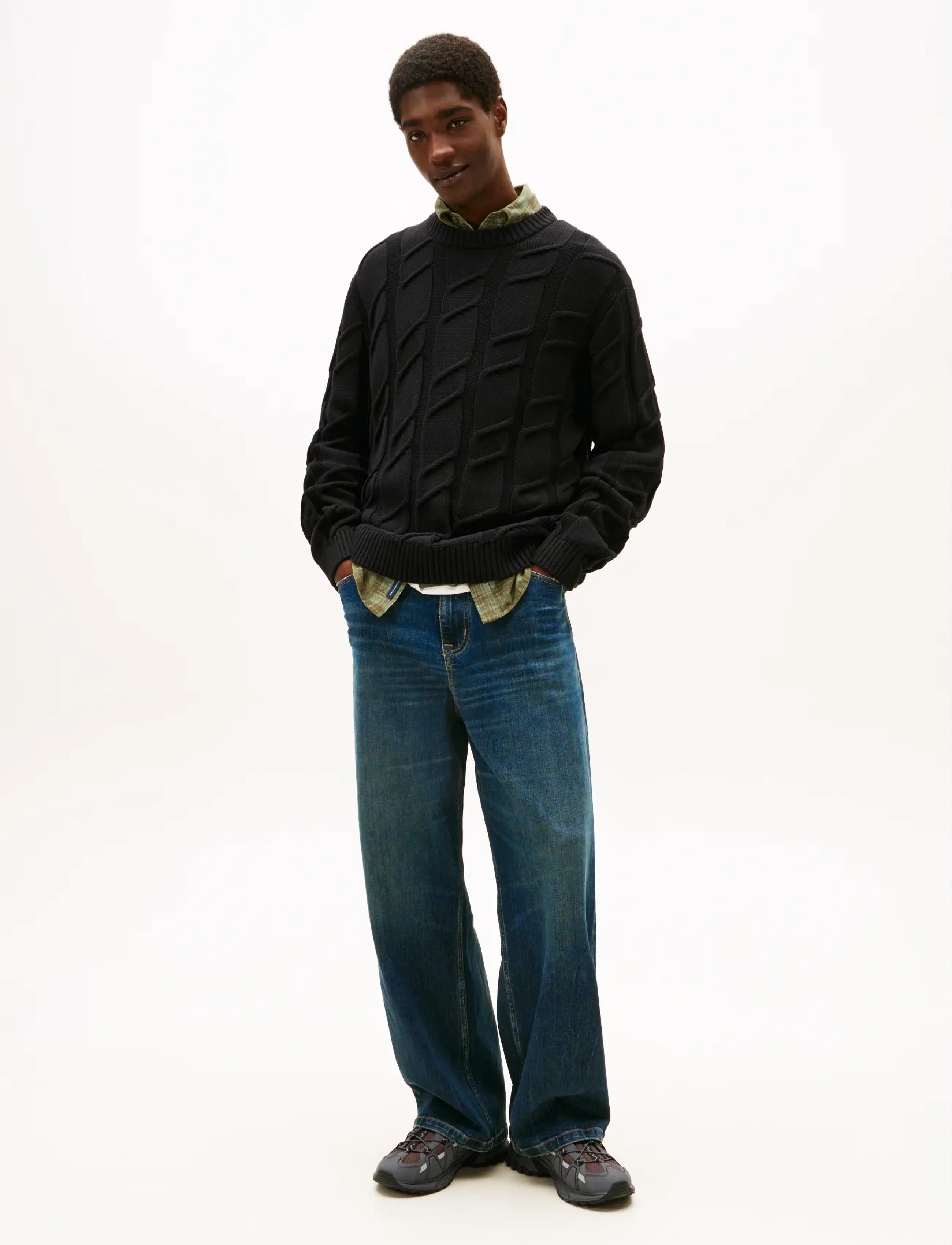 Tommy Jeans - TJM REG CHUNKY CABLE KNT SWT EXT - round necks - black - 2