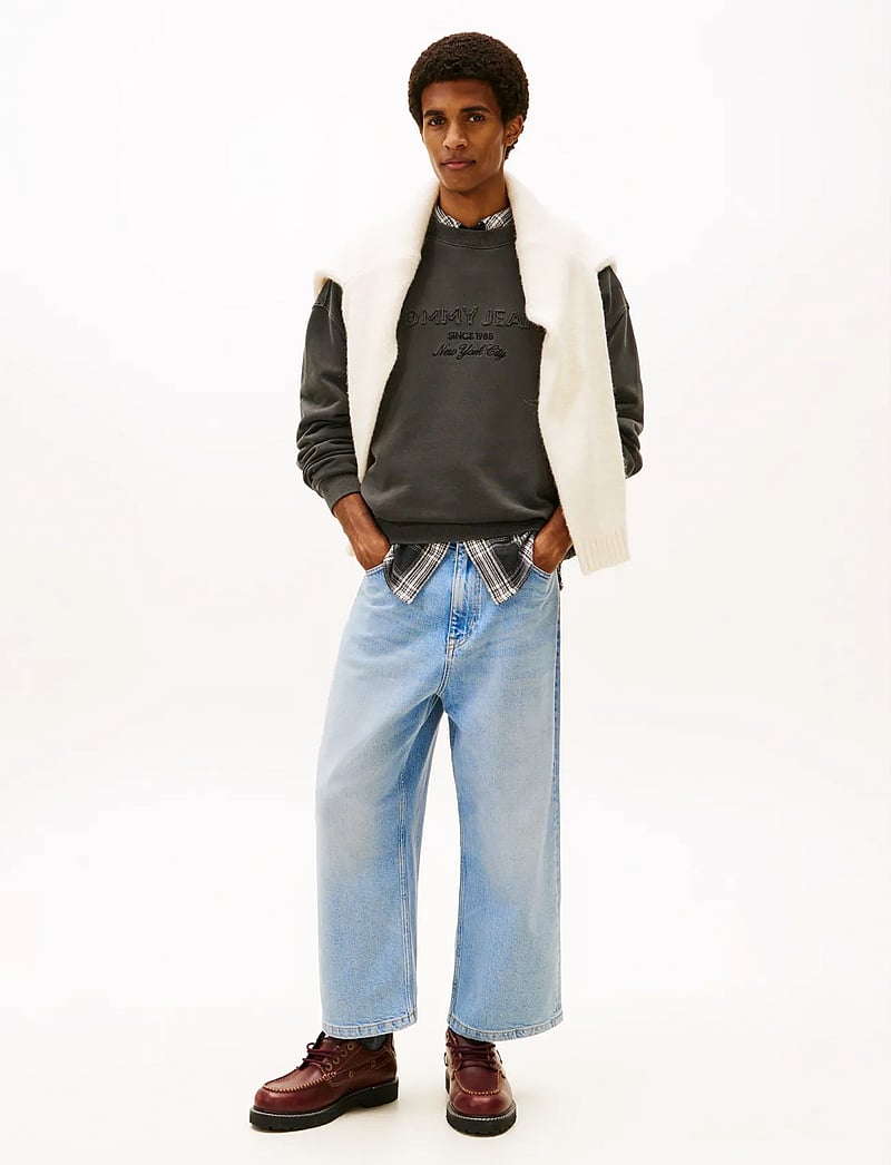 Tommy Jeans - TJM 90S GMD NEW CLASSICS CREW - rundhalsad - washed black - 2