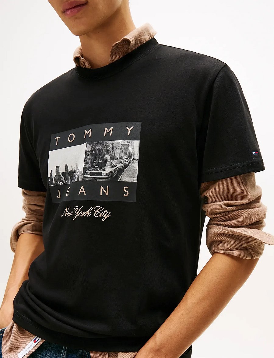 Tommy Jeans - TJM REG PHOTO FLAG SS TEE - kurzärmelige t-shirts - black - 4