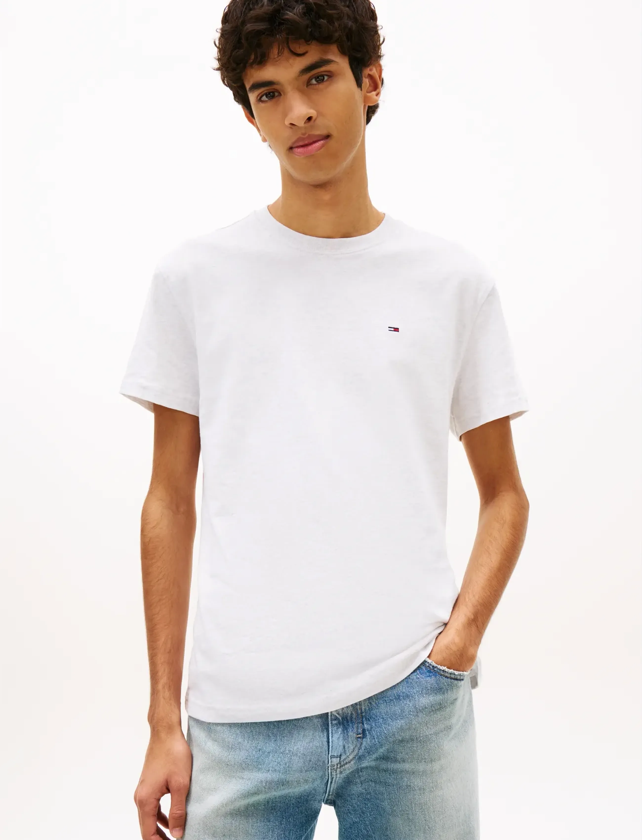Tommy Jeans TJM REG SFLAG SS TEE EXT - Nyheter - ICE GREY HEATHER / white