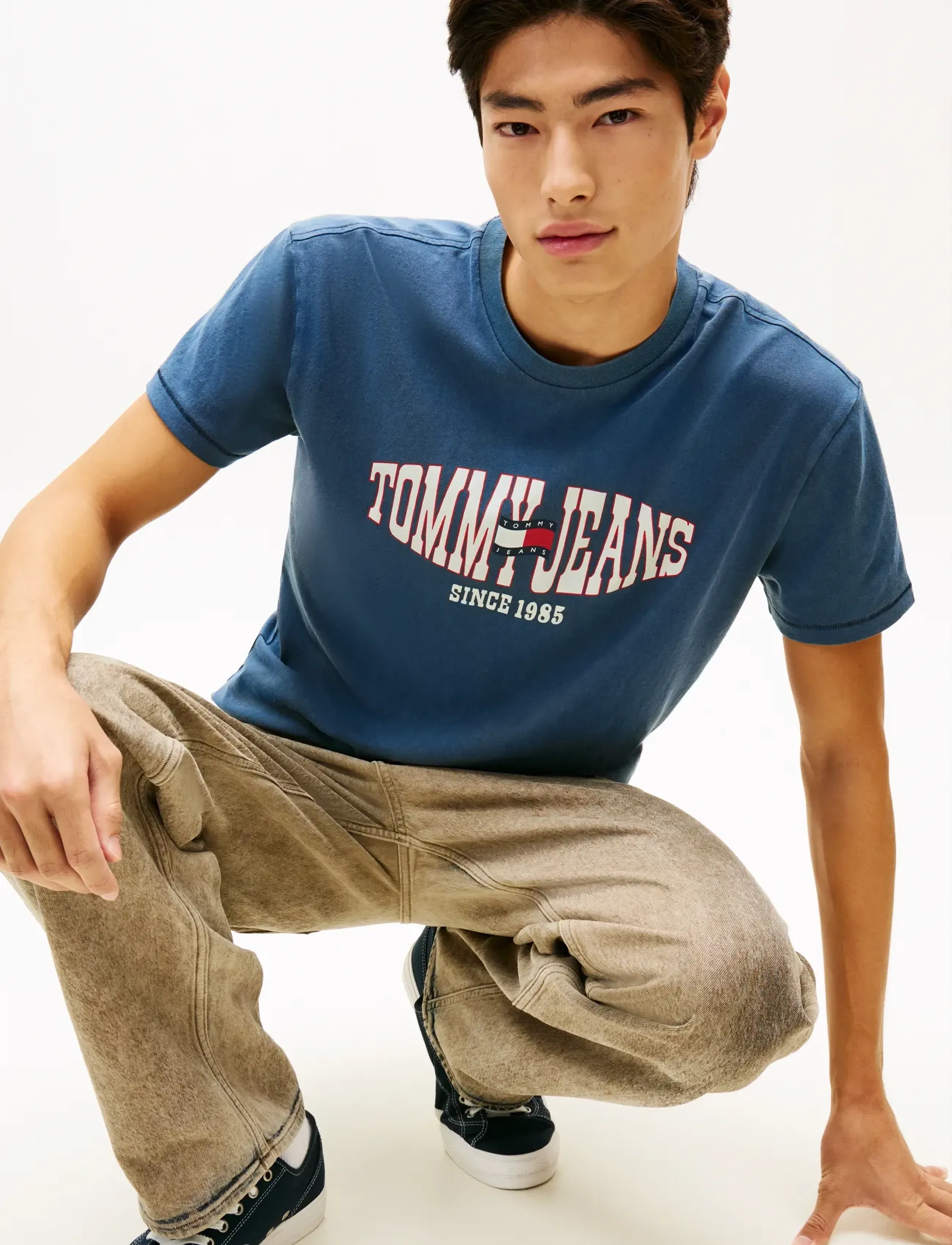 Tommy Jeans - TJM REG LA WAVING FLAG EXT - short-sleeved t-shirts - dark night navy - 4