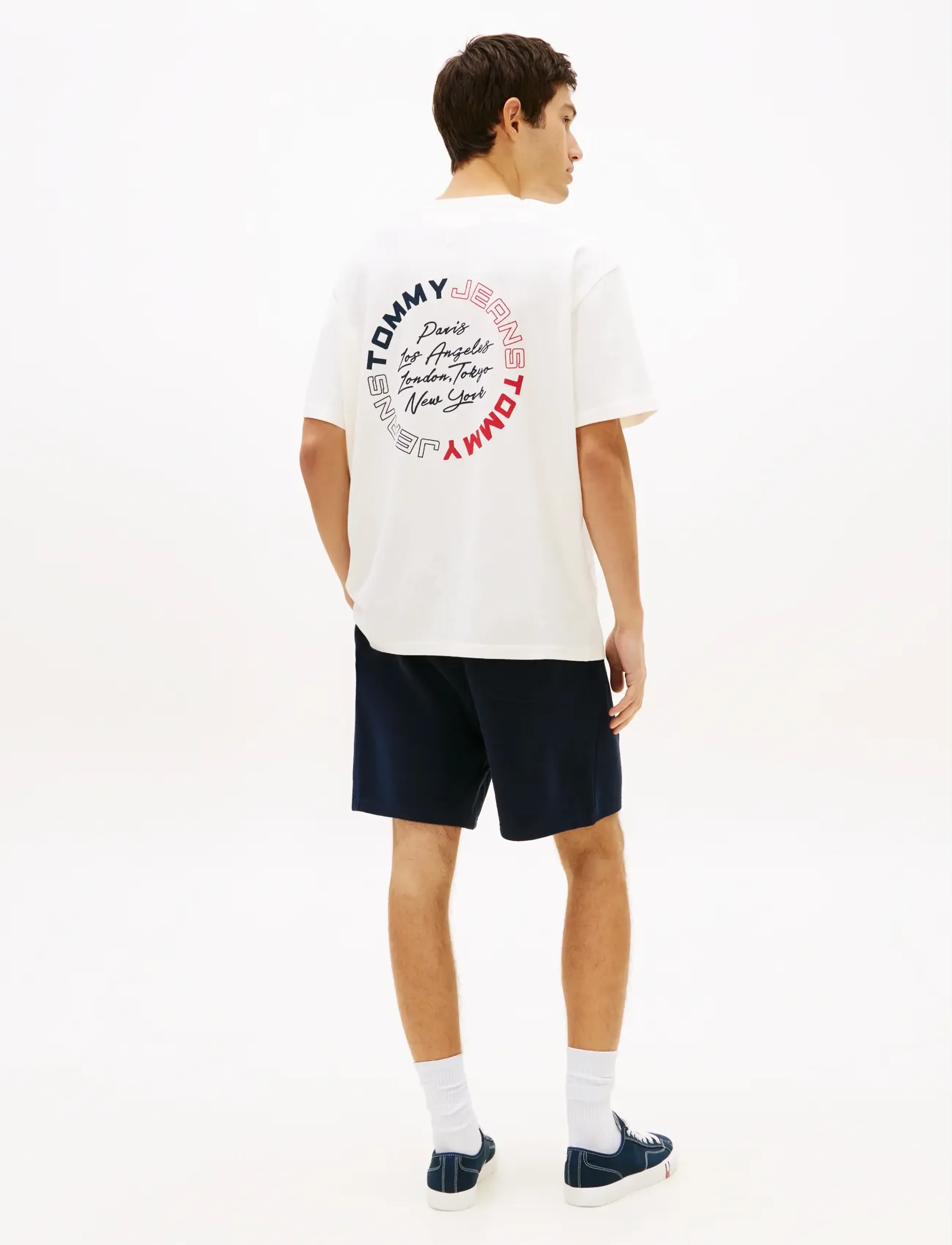 Tommy Jeans - TJM RLX SIGN CIRCLE SS TEE EXT - kortärmade t-shirts - ancient white - 2