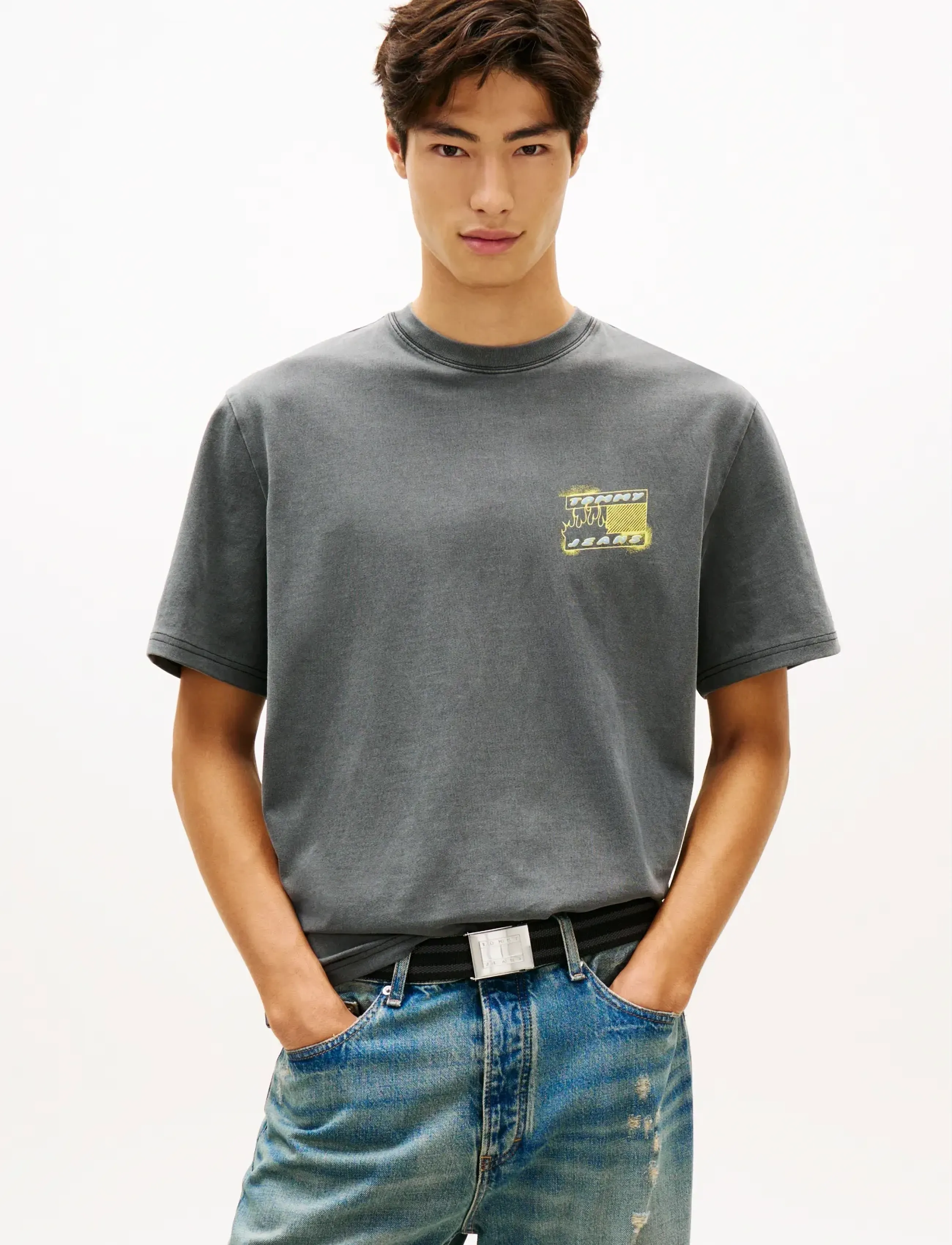 Tommy Jeans TJM 90S BUBBLE FLAG SS TEE - Winter deals - BLACK / grey