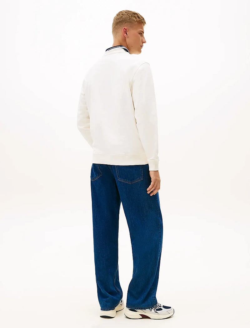 Tommy Jeans - TJM REG BIG FLAG CNECK EXT - sweatshirts - ancient white - 3