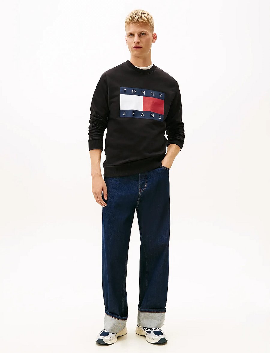 Tommy Jeans - TJM REG BIG FLAG CNECK - sweatshirts - black - 4