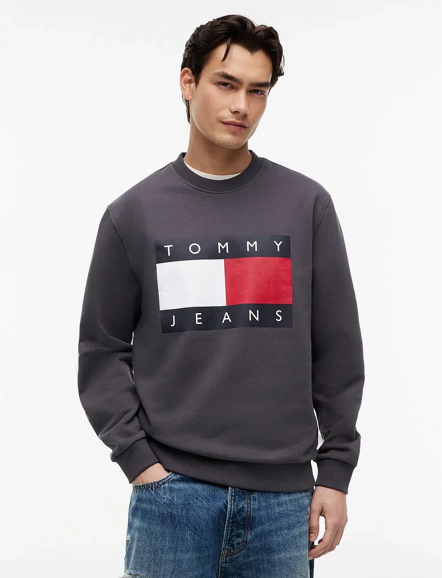Tommy Jeans - TJM REG BIG FLAG CNECK EXT - sweatshirts - washed black - 0