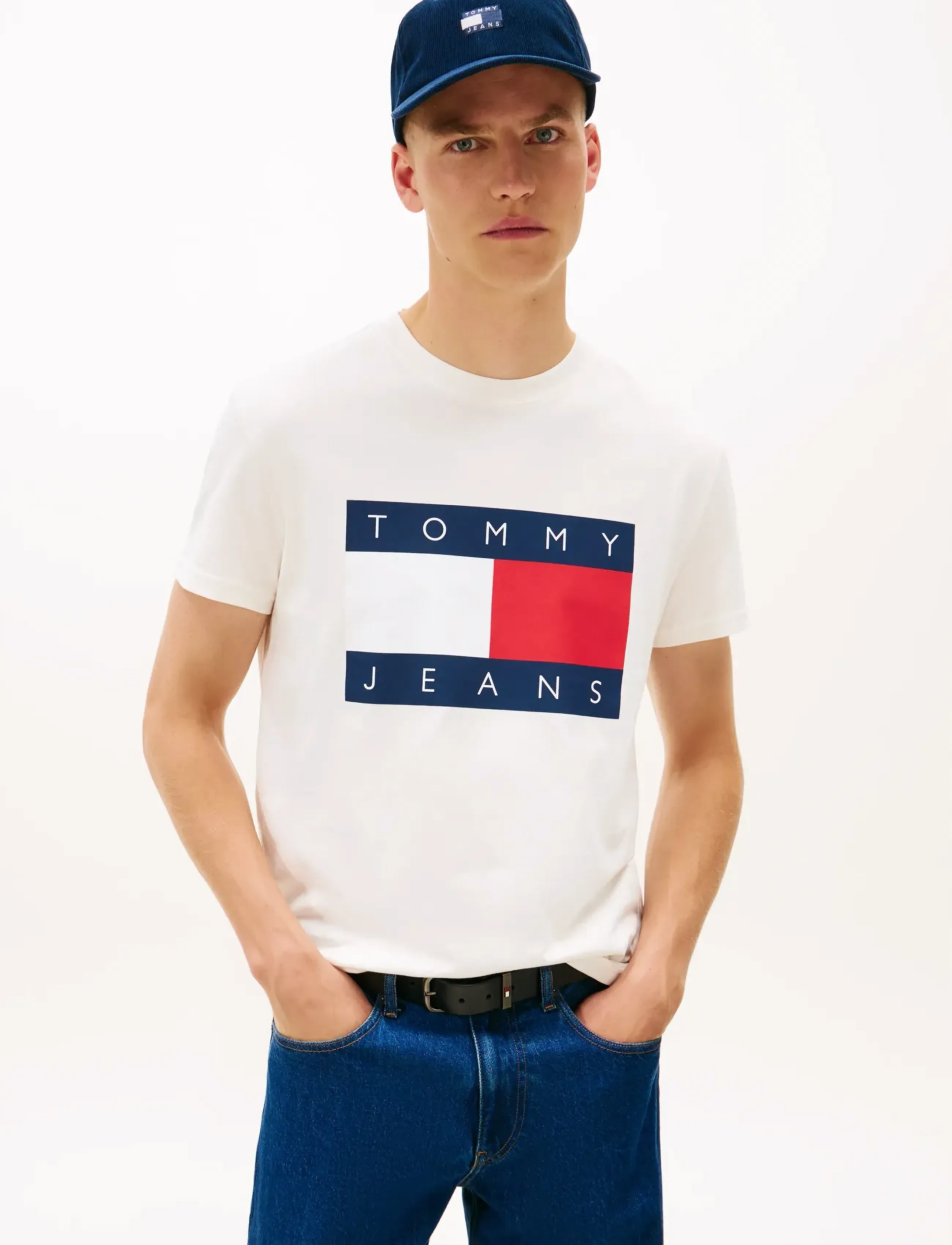Tommy Jeans TJM REG BIG FLAG SS TEE EXT - Tommy Hilfiger - ANCIENT WHITE / white